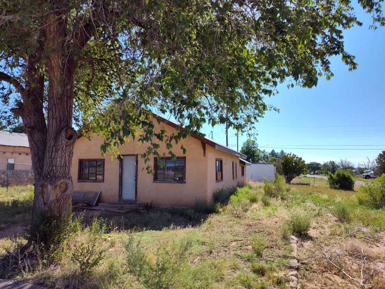 Photo 1 of Sale Pending at 300 N Roosevelt Ave, Mountainair, NM 87036 | MLS# 1086198 | Listing updated on 2026-10-11