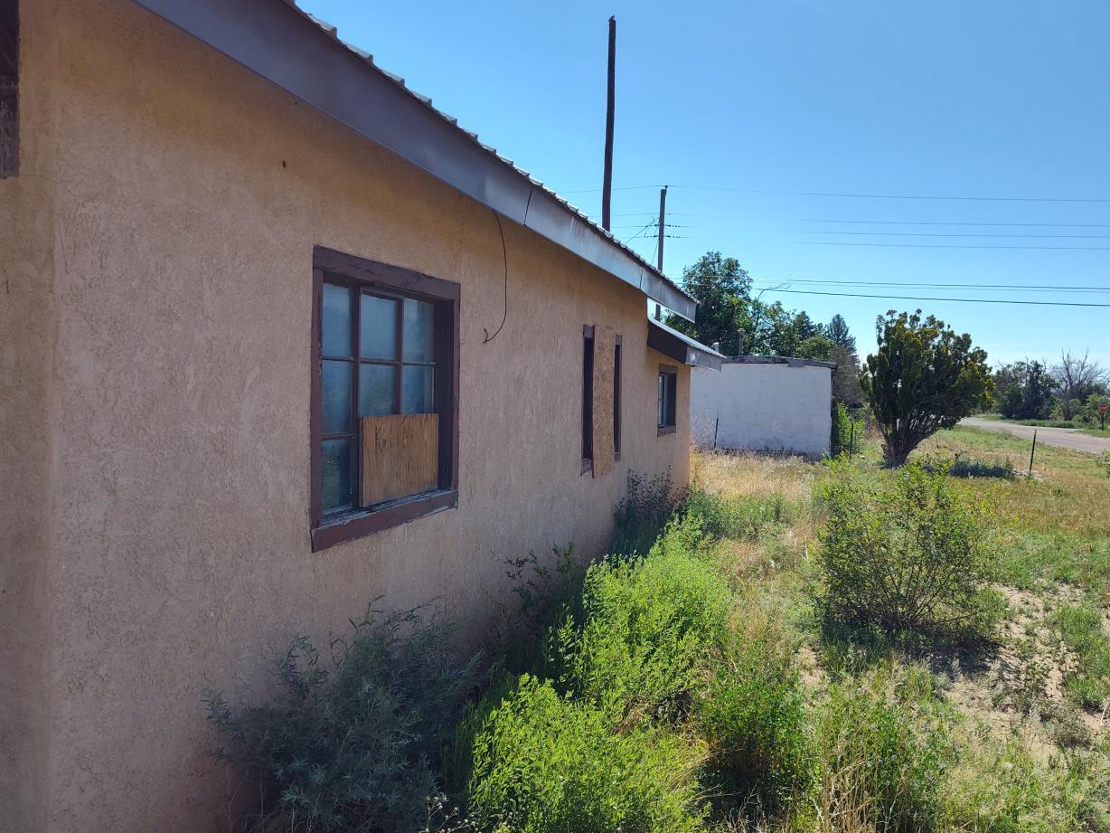 Photo 3 of Sale Pending at 300 N Roosevelt Ave, Mountainair, NM 87036 | MLS# 1086198 | Listing updated on 2026-10-11