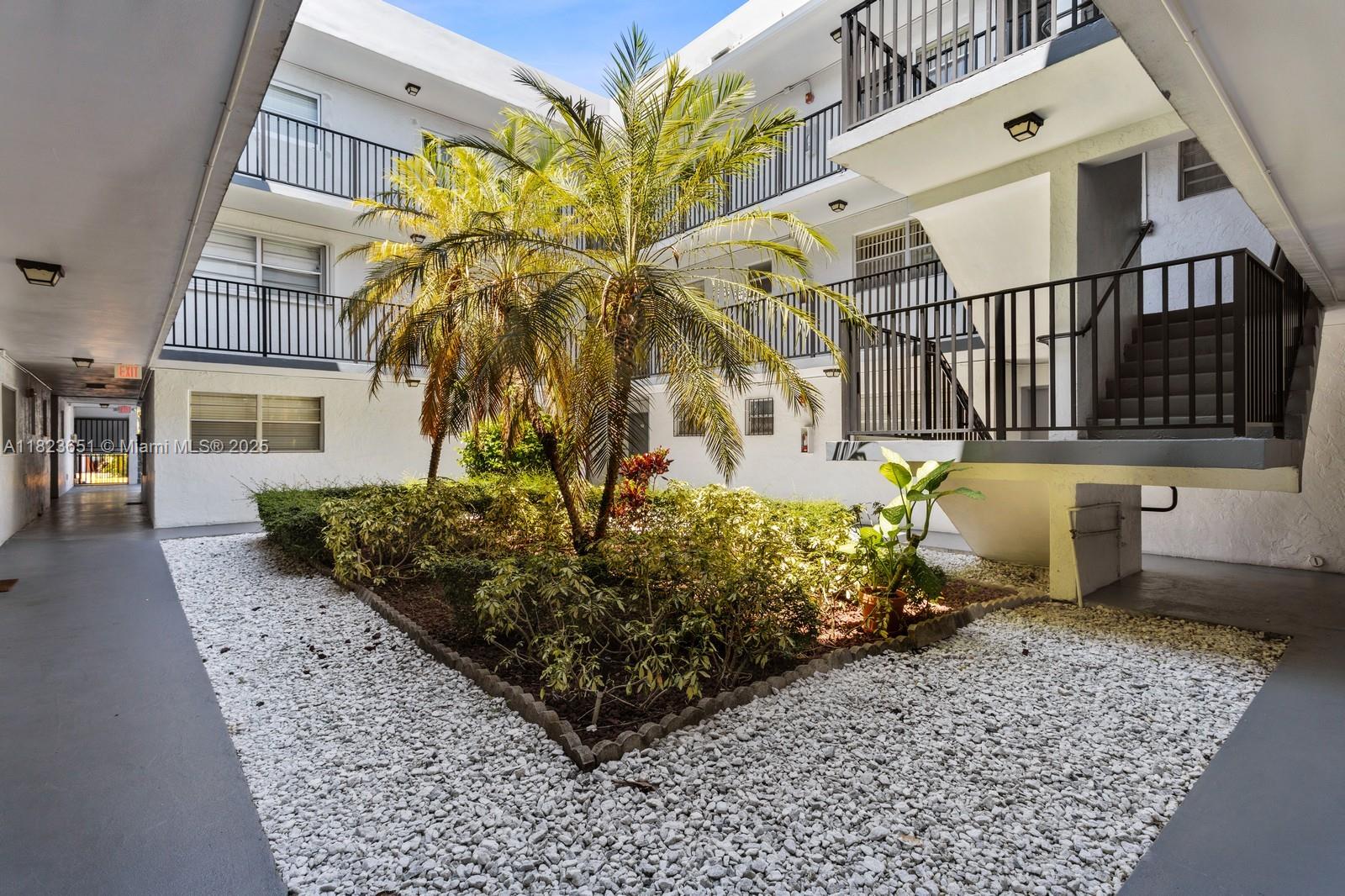 1800 SW 25th St 2102