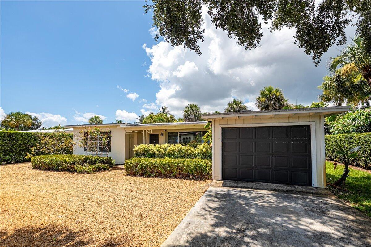 Homes for sale in Stuart, FL | 804 Se Riverside Dr, Stuart, FL 34994 | MLS# R11100461