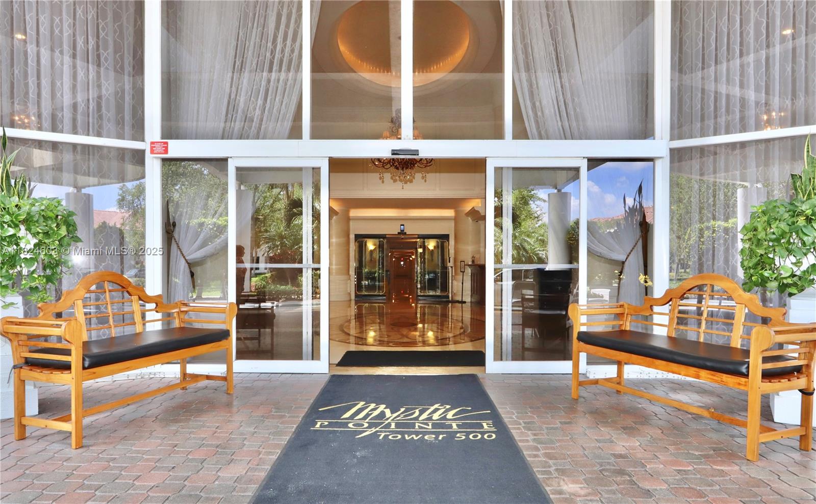 Mystic Pointe Tower 500 C