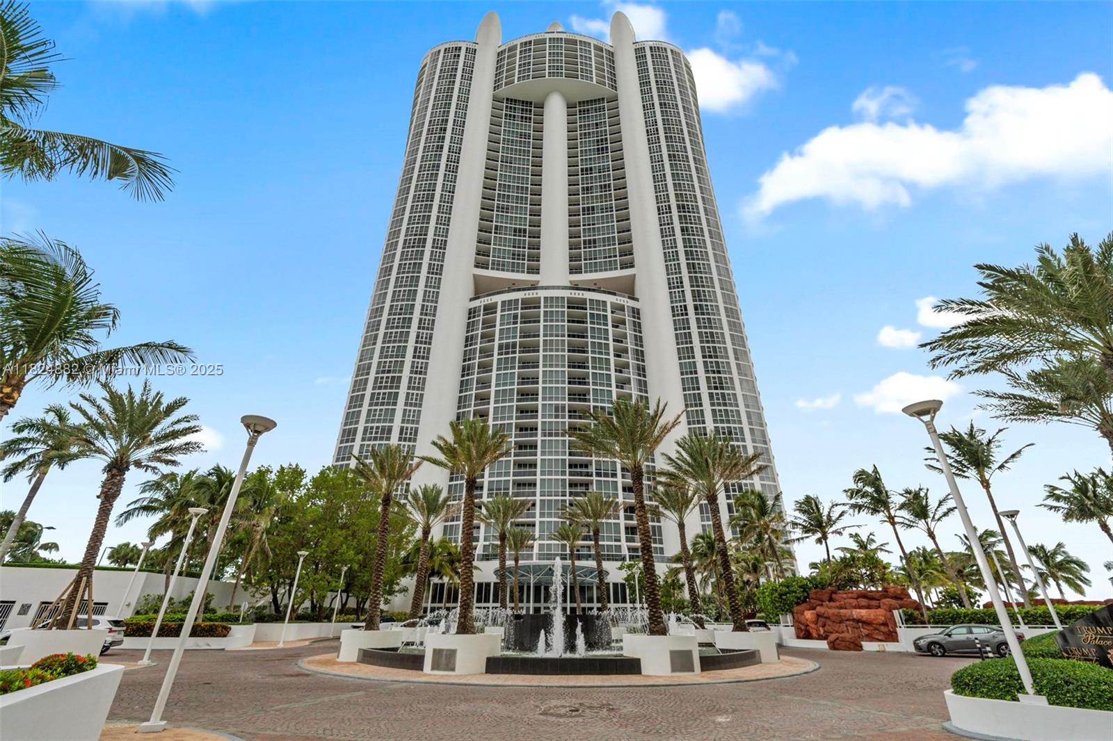 Apartamento à Venda em Sunny Isles Beach, FL