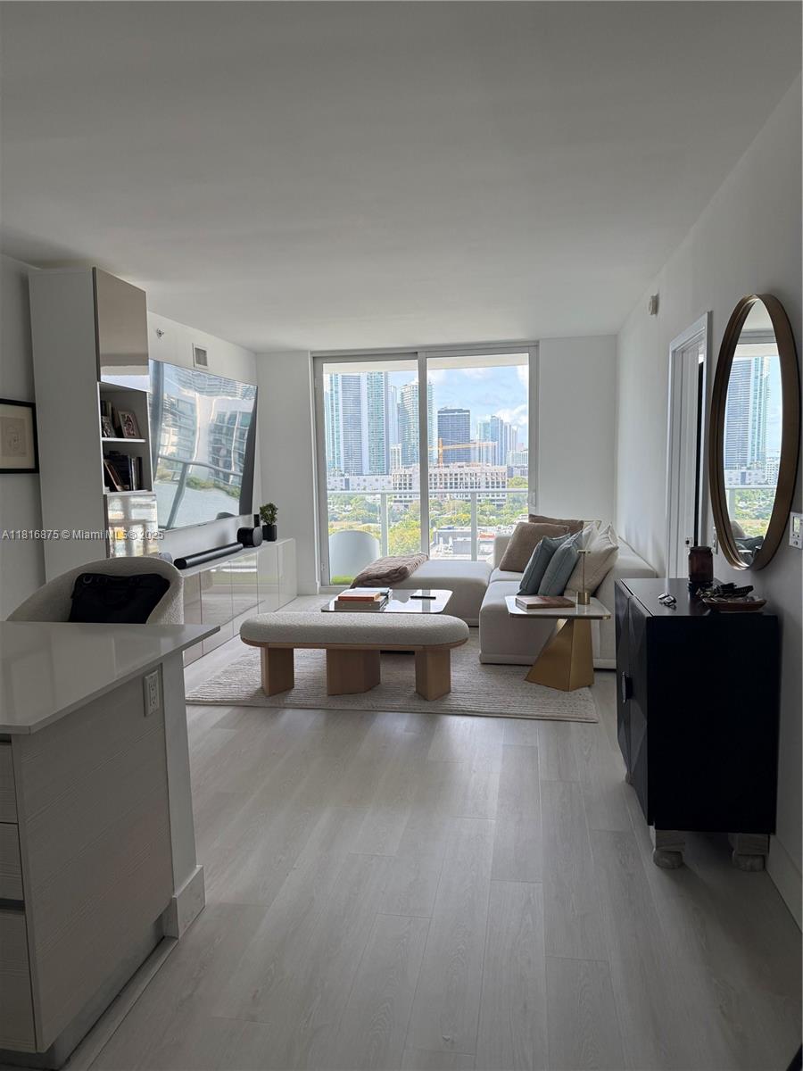 Condo for Sale in Miami, FL