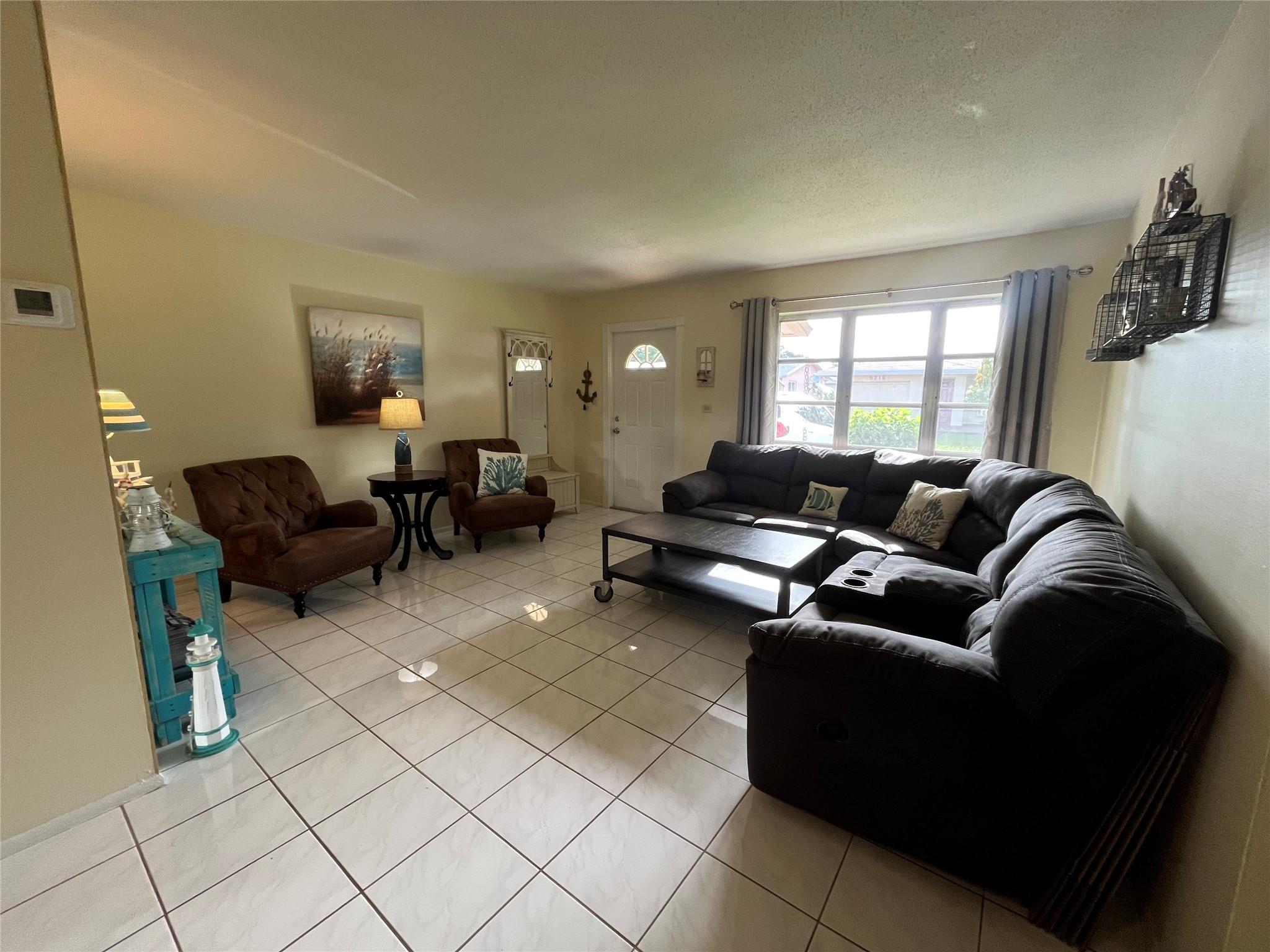 Homes for sale in Tamarac, FL | 5713 Nw 68Th Ter, Tamarac, FL 33321 | MLS# F10509915