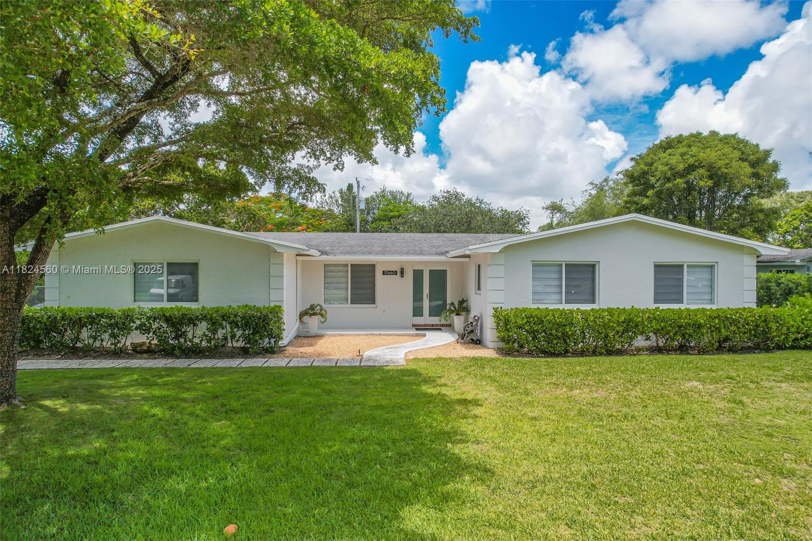 Homes for sale in Palmetto Bay, FL | 17460 Sw 85th Ave, Palmetto Bay, FL 33157 | MLS# A11824560