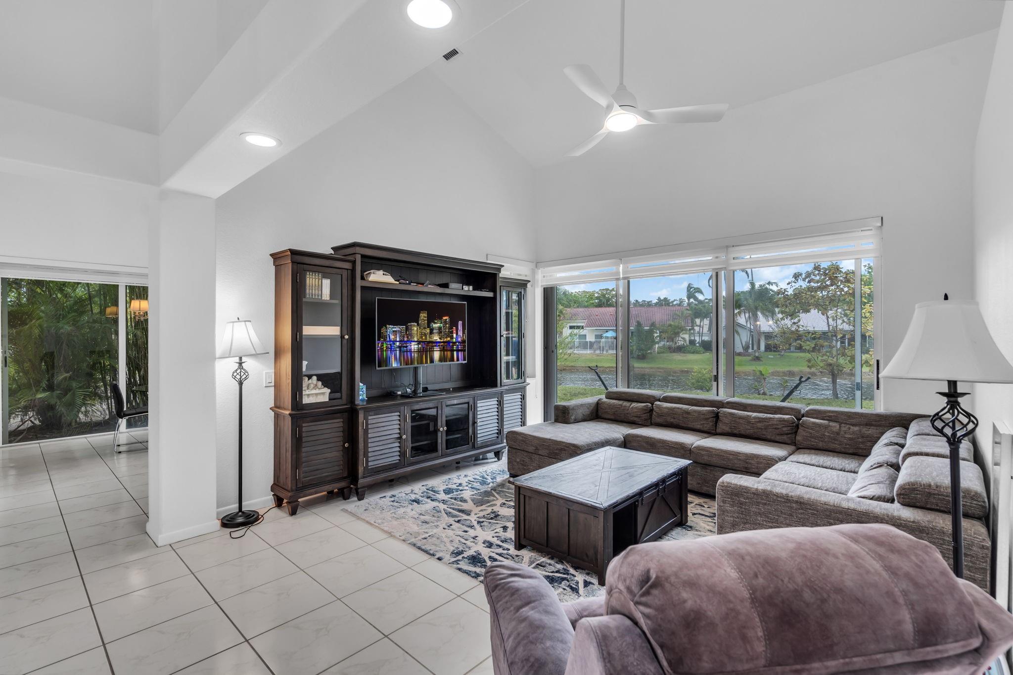 Homes for sale in Weston, FL | 699 Spinnaker, Weston, FL 33326 | MLS# F10509255