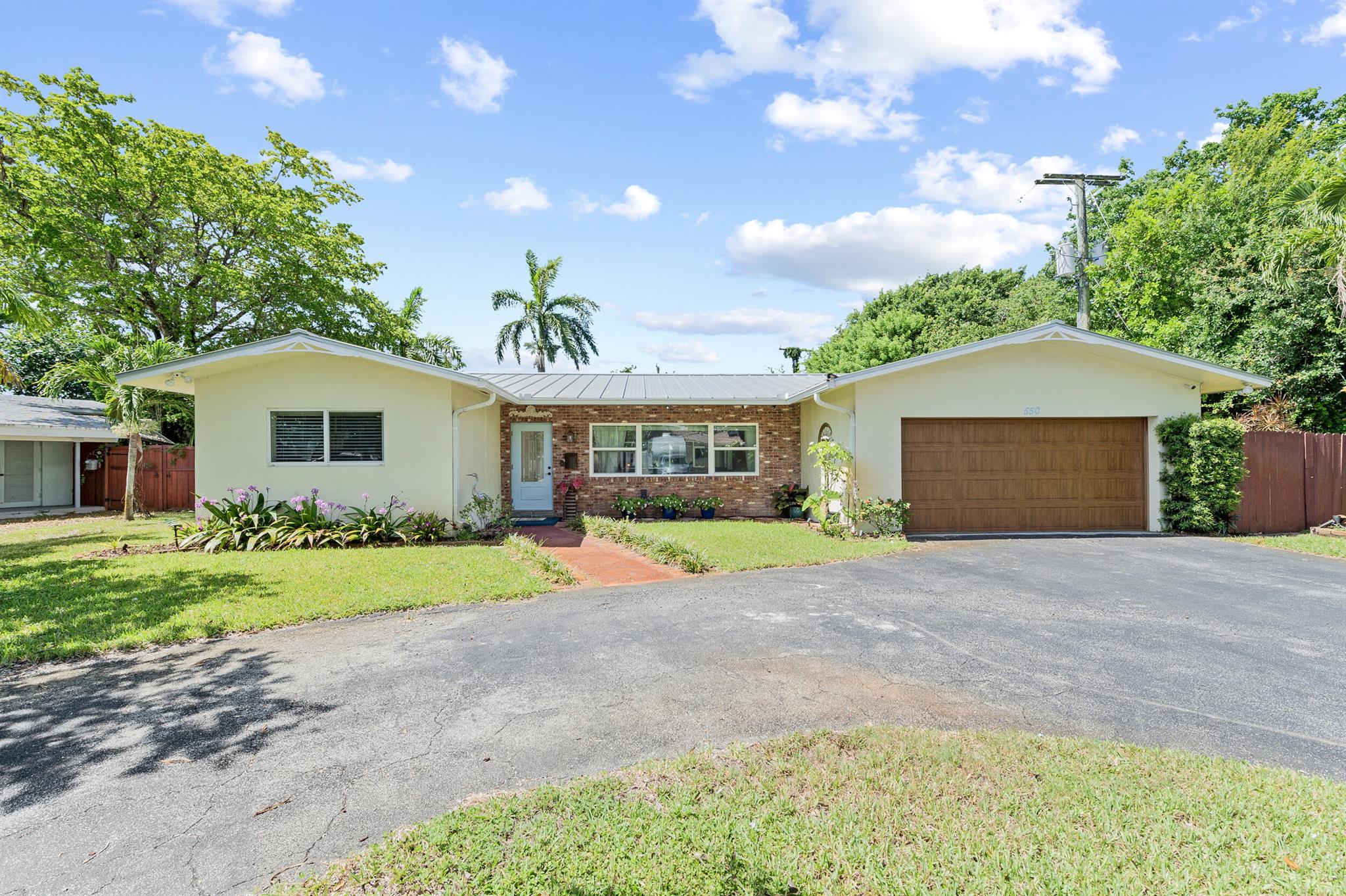 Homes for sale in Pompano Beach, FL | 550 Ne 5Th Street, Pompano Beach, FL 33060 | MLS# R11101000