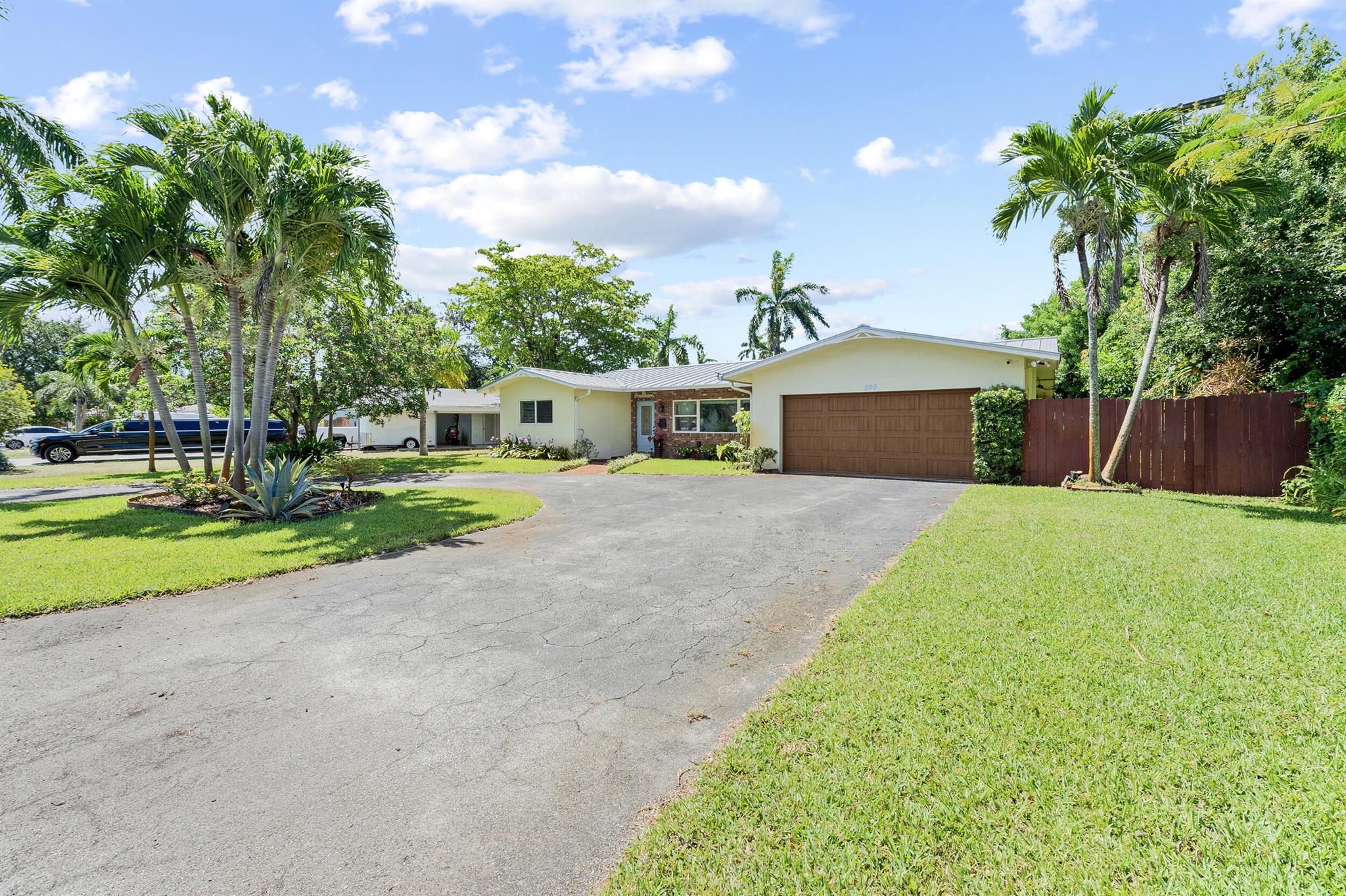 Homes for sale in Pompano Beach, FL | 550 Ne 5Th Street, Pompano Beach, FL 33060 | MLS# R11101000