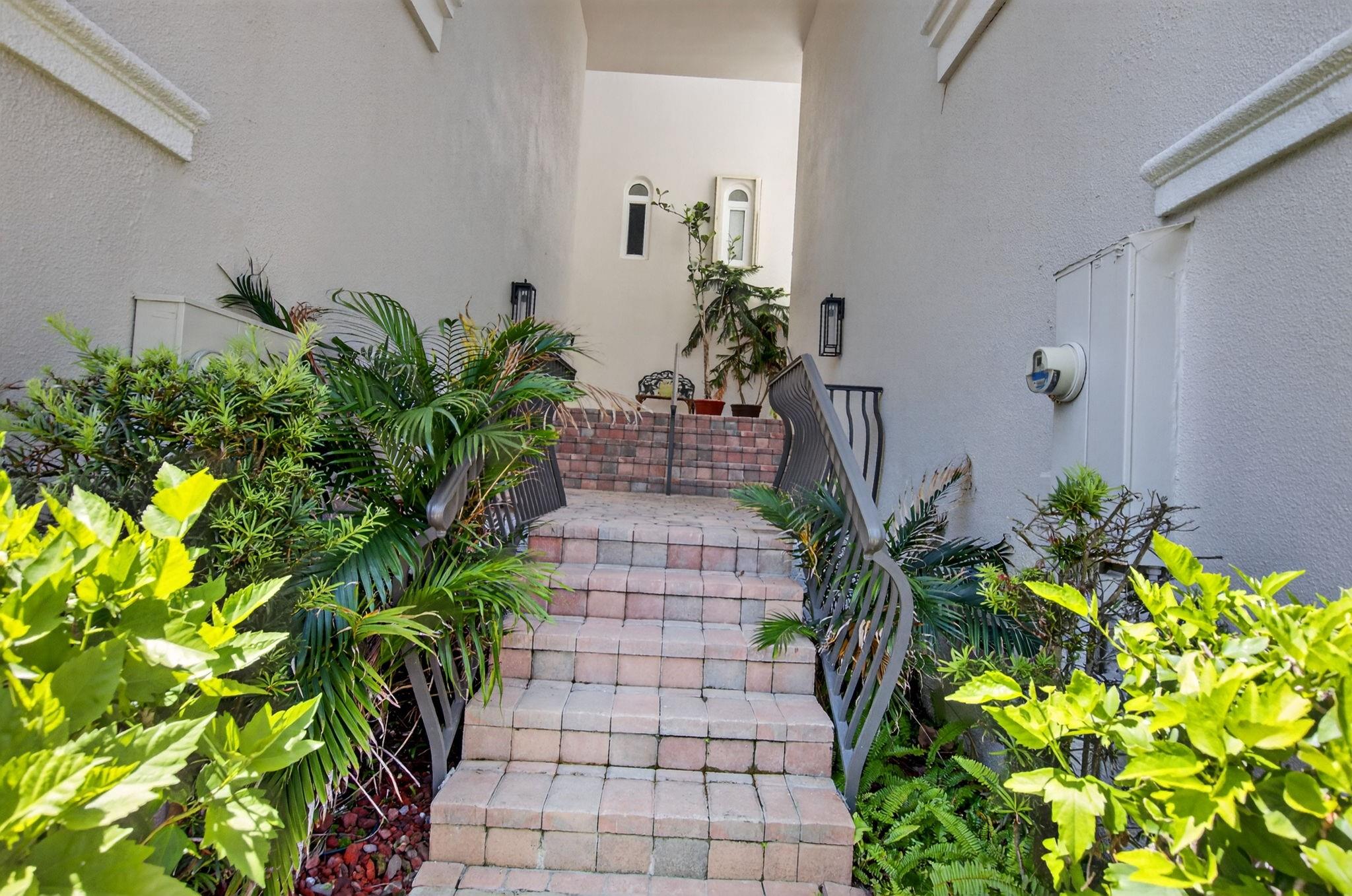 Homes for sale in Pompano Beach, FL | 1754 Bay Dr #1754, Pompano Beach, FL 33062 | MLS# F10509794