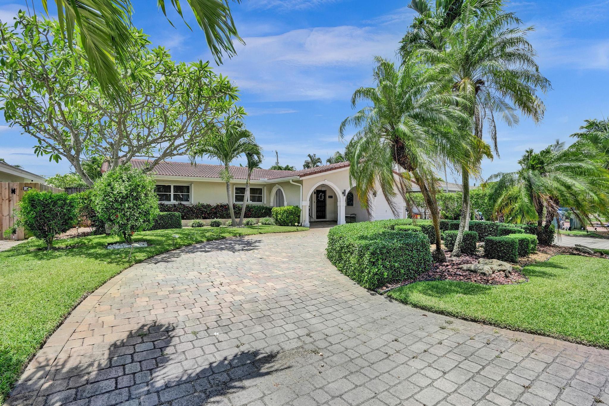 Homes for sale in Oakland Park, FL | 1866 Ne 33rd St, Oakland Park, FL 33306 | MLS# F10509058