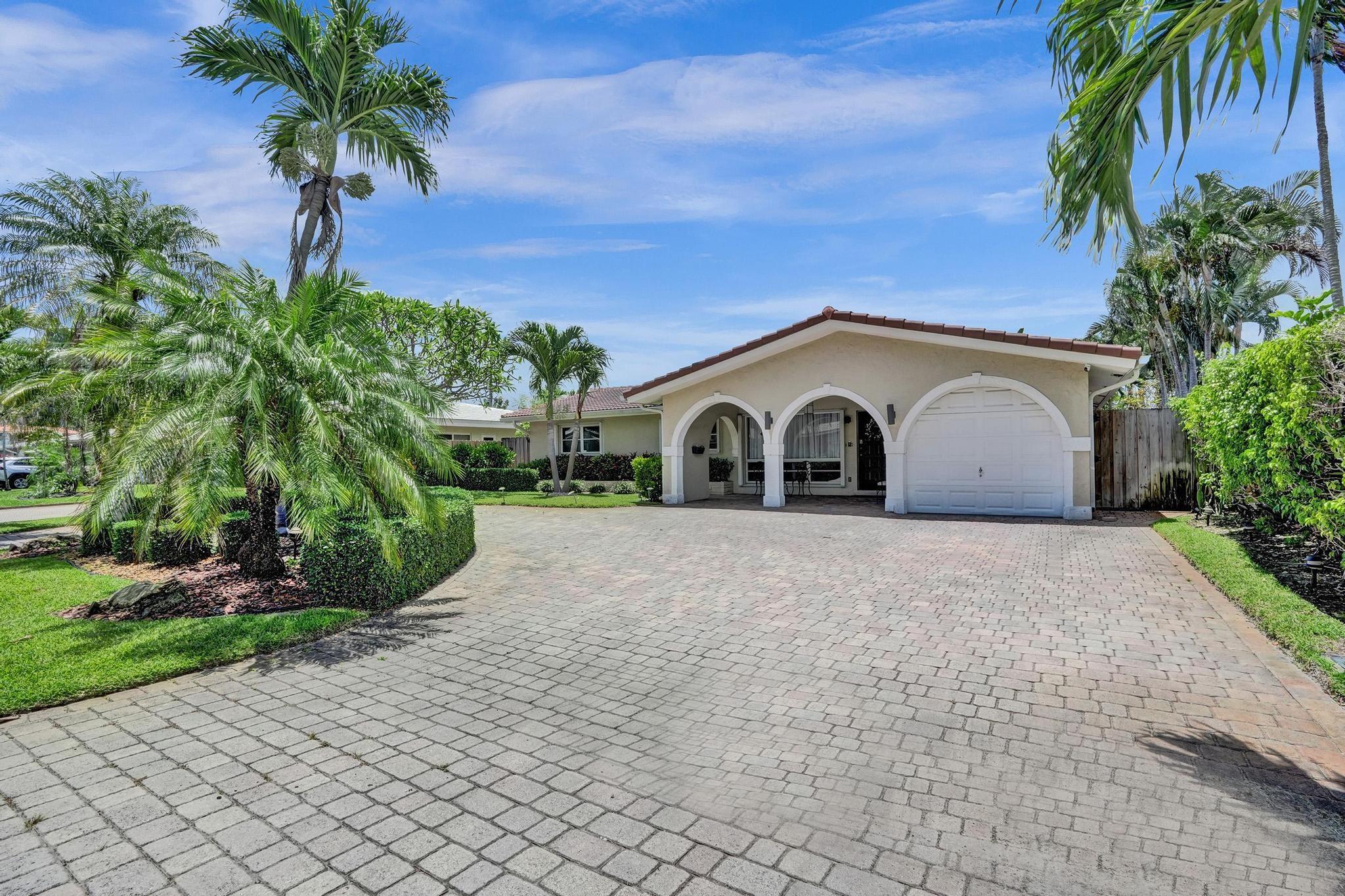 Homes for sale in Oakland Park, FL | 1866 Ne 33rd St, Oakland Park, FL 33306 | MLS# F10509058