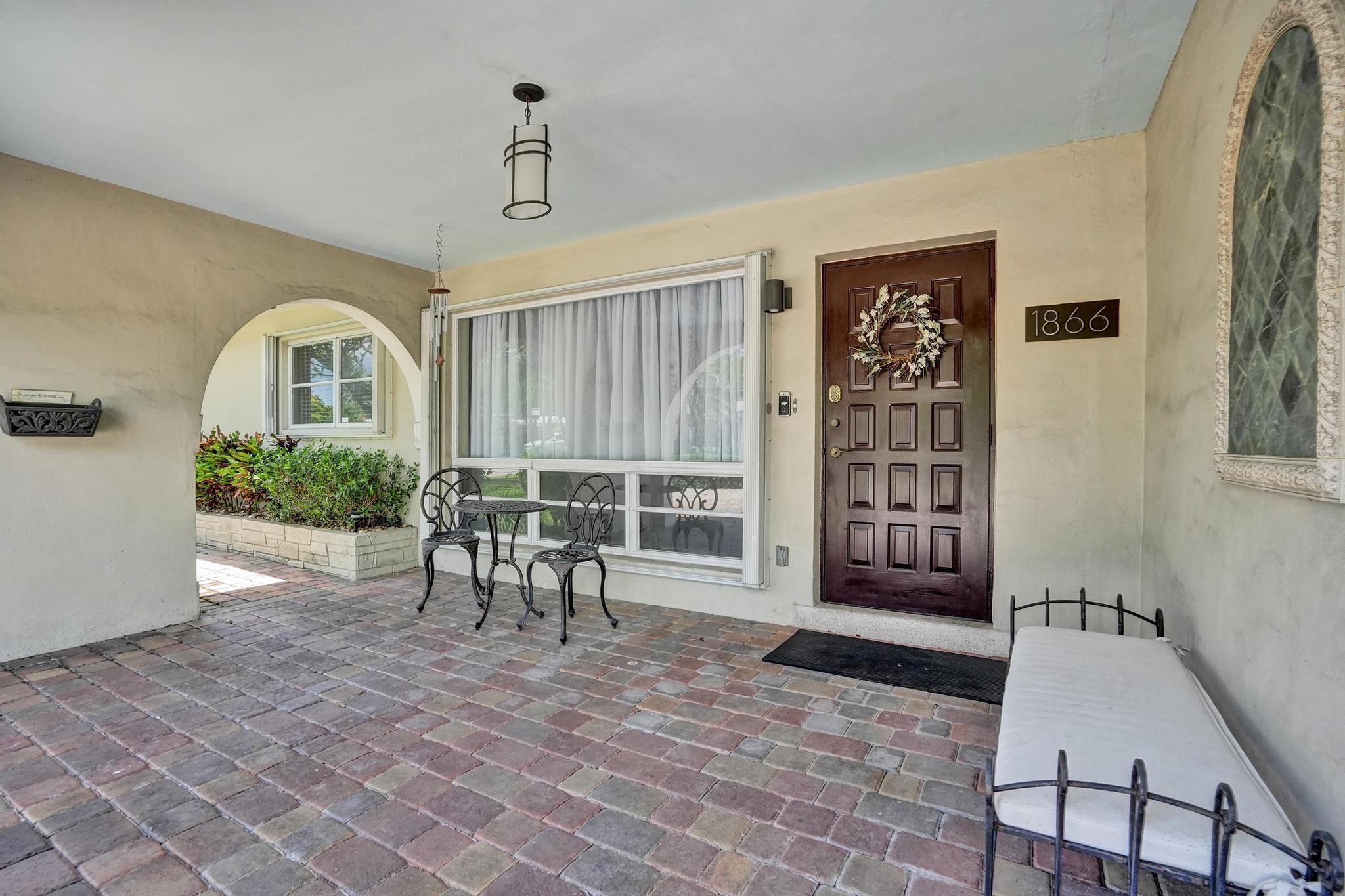 Homes for sale in Oakland Park, FL | 1866 Ne 33Rd St, Oakland Park, FL 33306 | MLS# F10509058