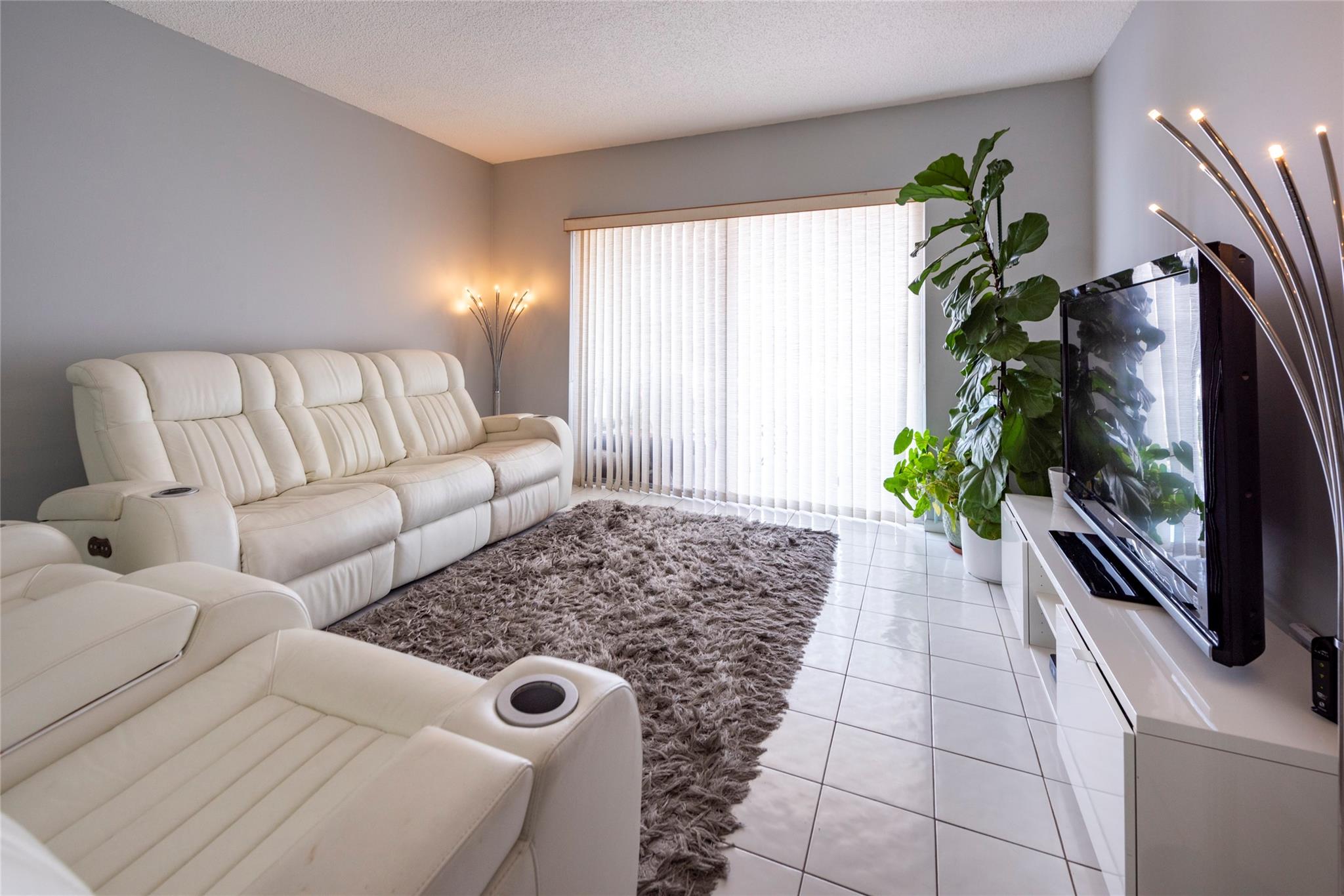 Homes for sale in Hollywood, FL | 3850 Washington St #710, Hollywood, FL 33021 | MLS# F10509135