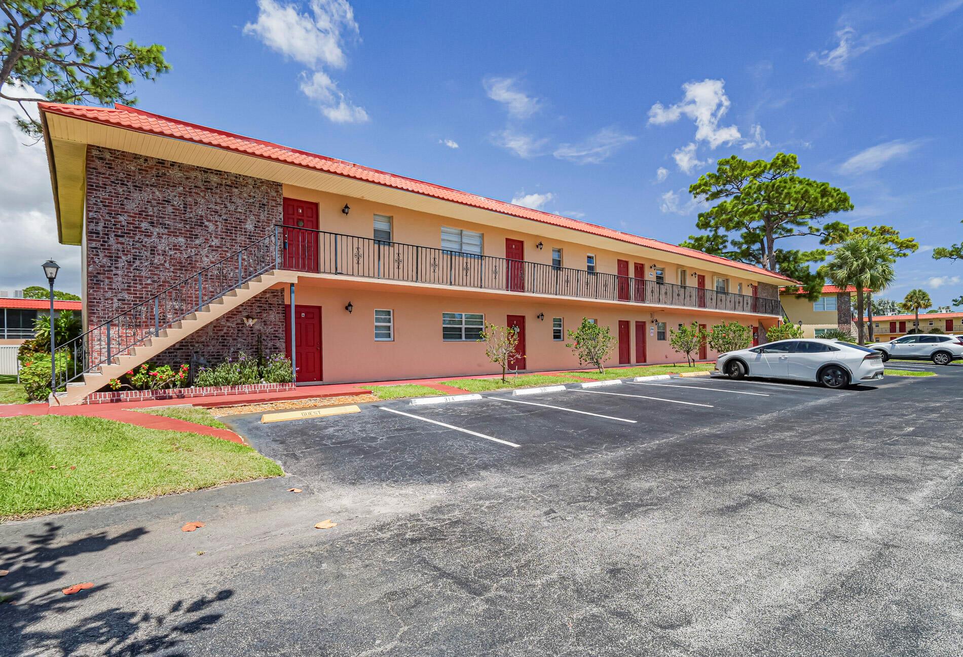 Homes for sale in Stuart, FL | 1961 Sw Palm City Road #H, Stuart, FL 34994 | MLS# R11101194