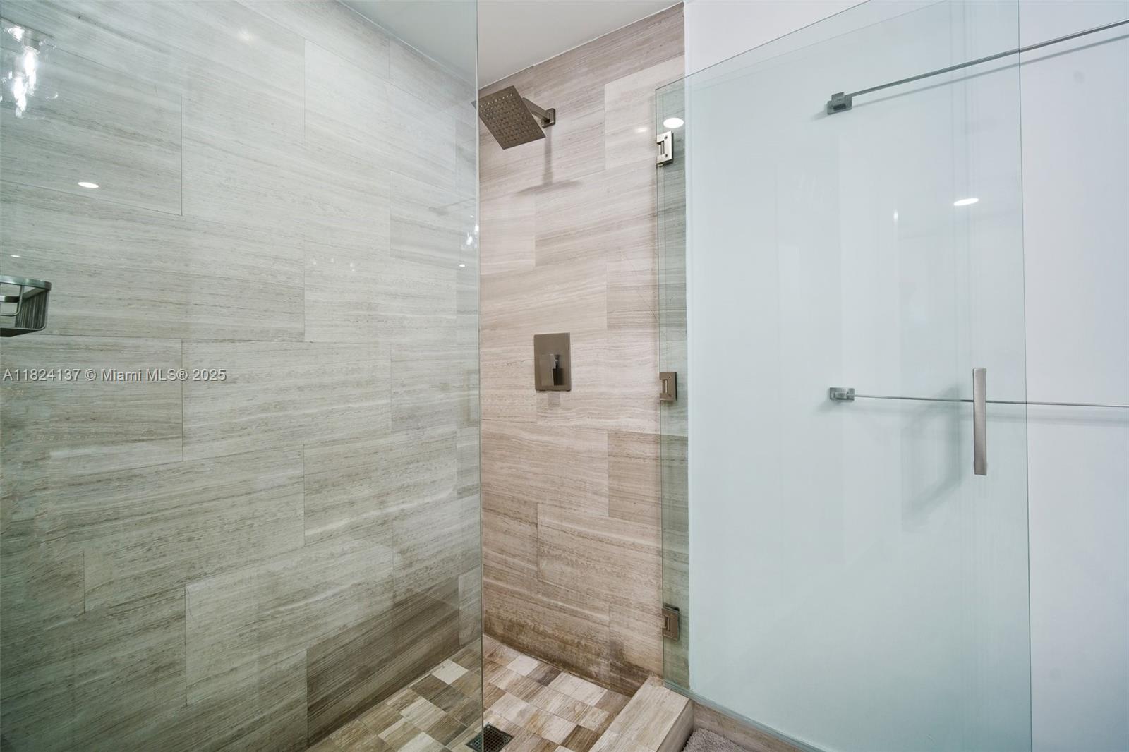 1300 Brickell Bay Dr #905, Miami FL 33131
