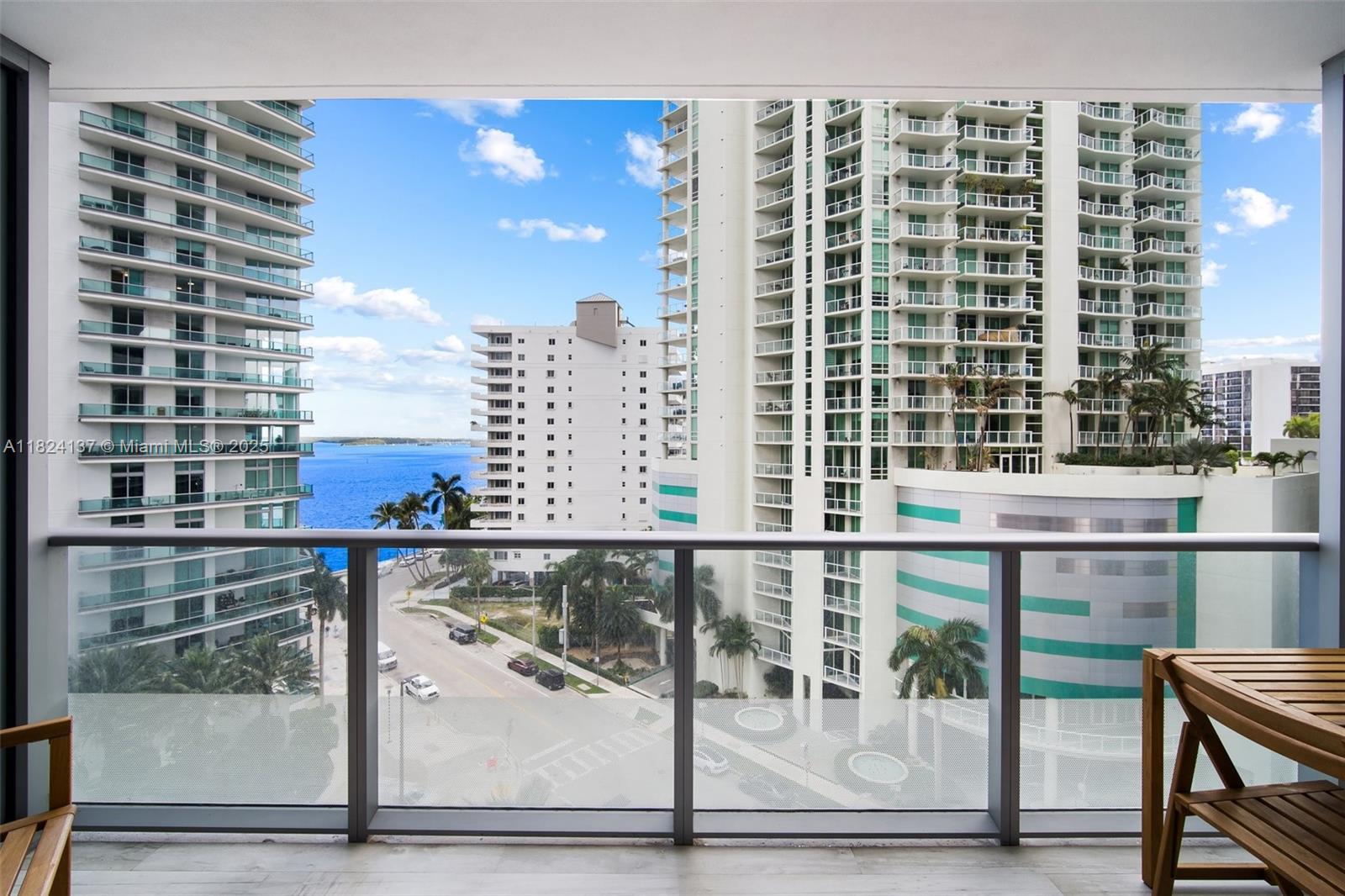 1300 Brickell Bay Dr #905, Miami FL 33131