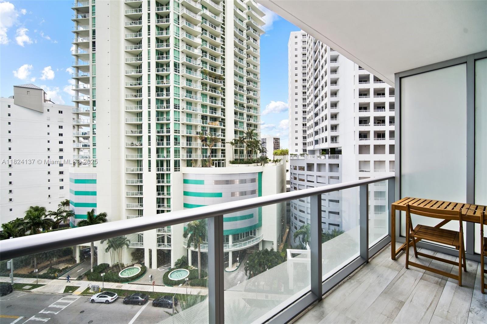 1300 Brickell Bay Dr #905, Miami FL 33131