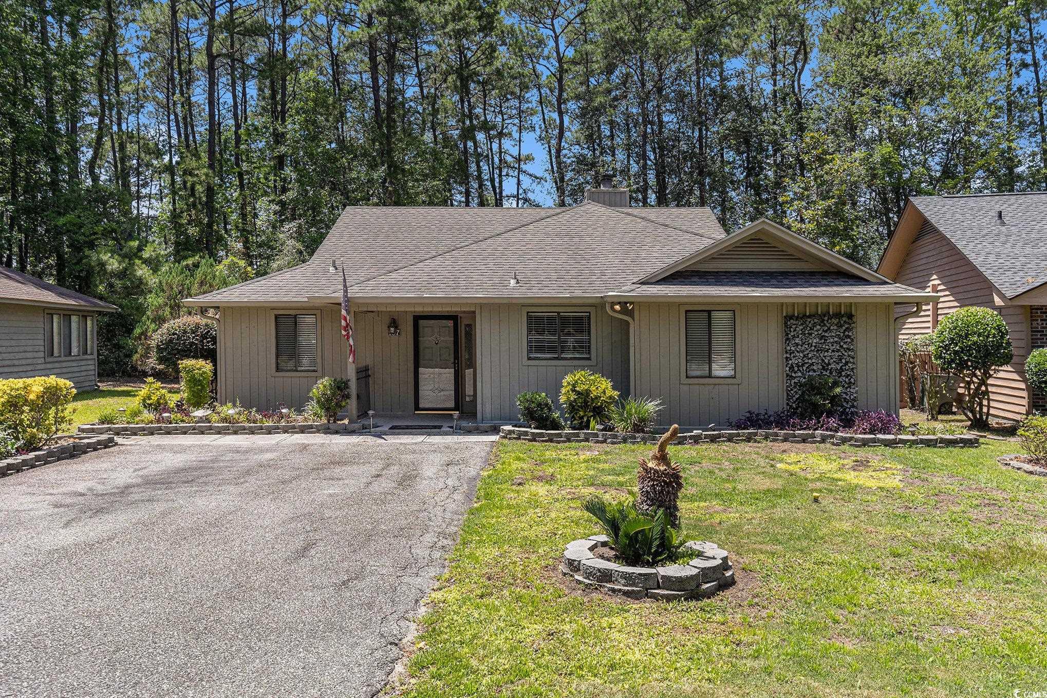 137 Hickory Dr. Conway, SC 29526