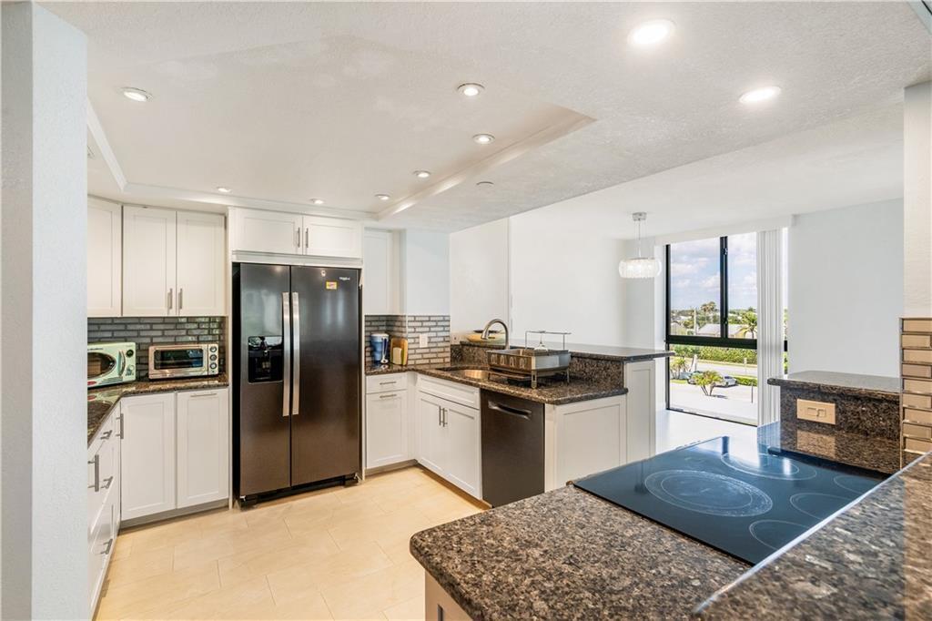 Homes for sale in Hutchinson Island, FL | 2800 N Hwy A1A #401, Hutchinson Island, FL 34949 | MLS# R11101261