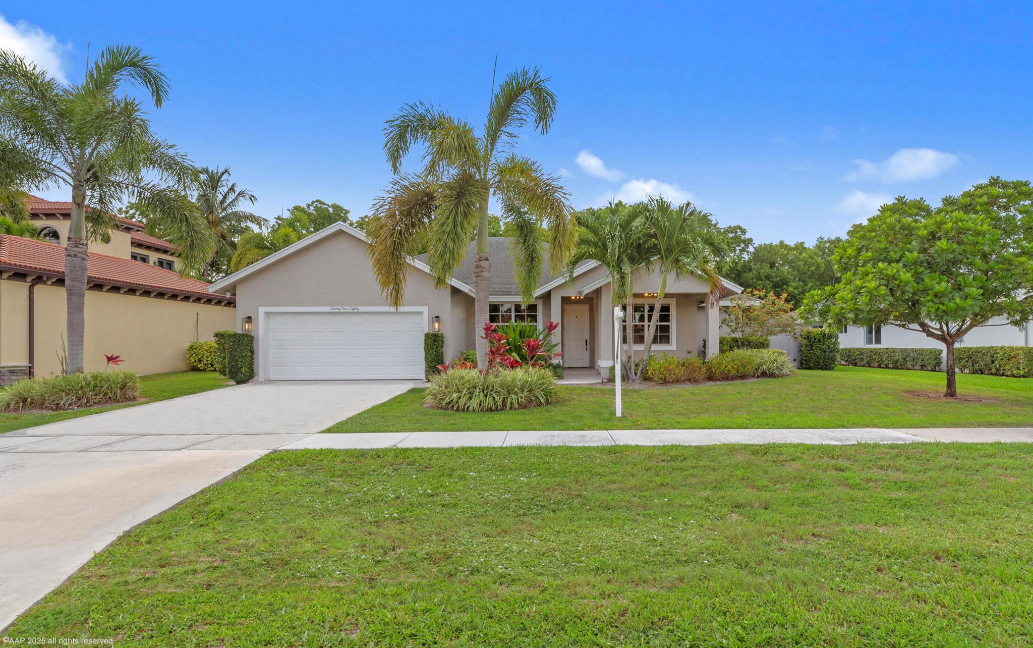 Homes for sale in Wellington, FL | 2980 Dovedale Court, Wellington, FL 33414 | MLS# R11101269