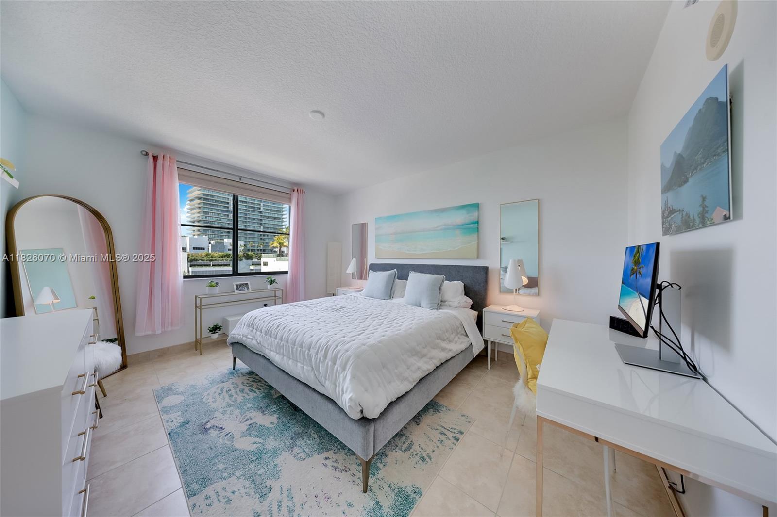 110 Washington Ave #1611, Miami Beach FL 33139