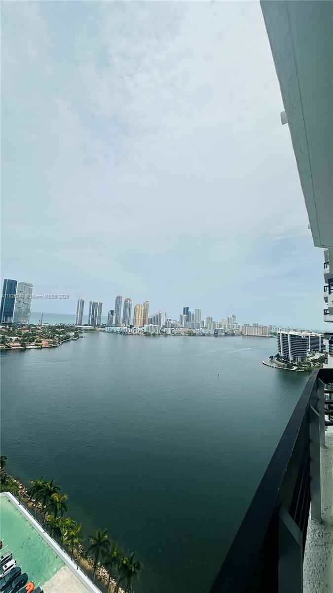 3530 Mystic Pointe Dr #2813, Aventura FL 33180