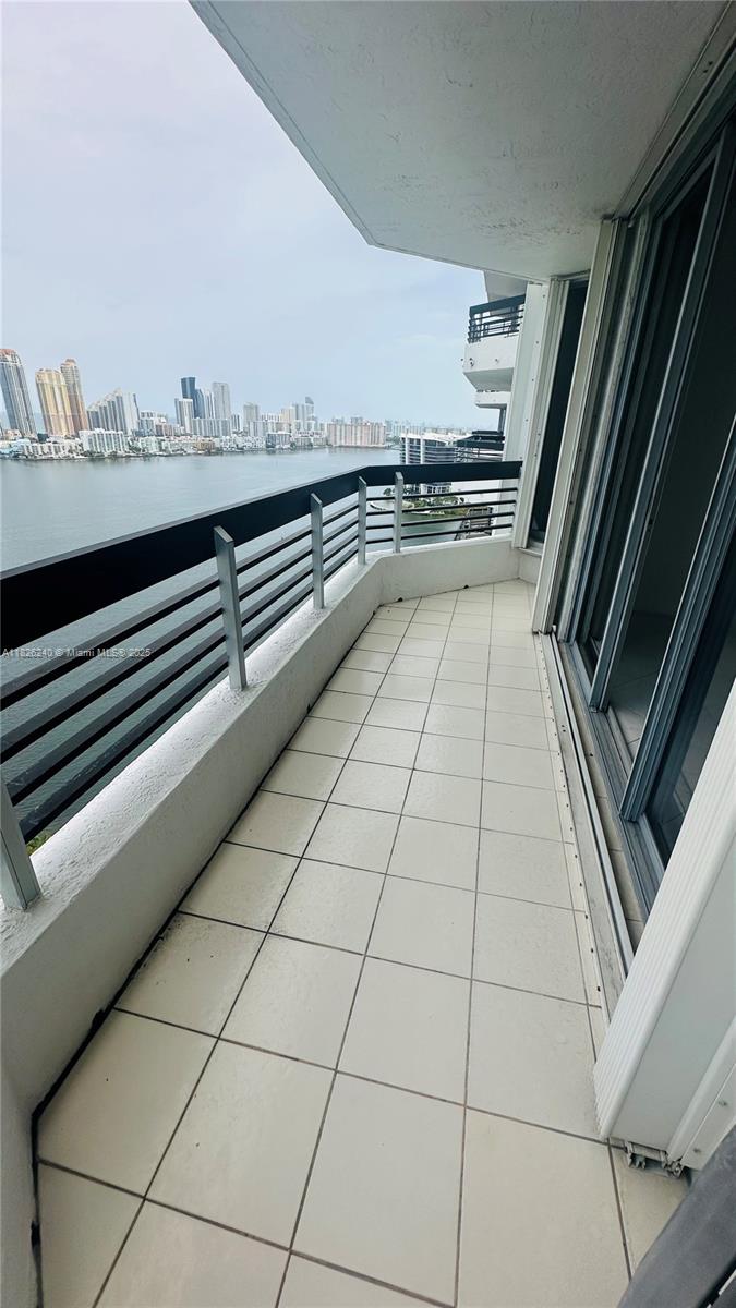 3530 Mystic Pointe Dr #2813, Aventura FL 33180