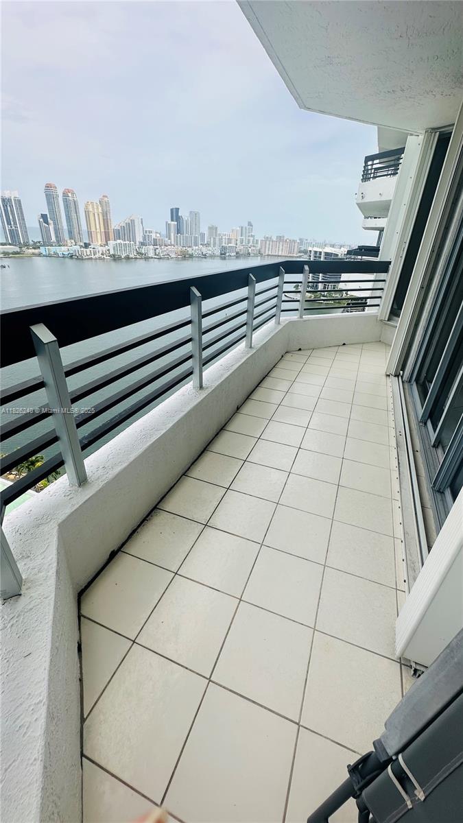 3530 Mystic Pointe Dr #2813, Aventura FL 33180
