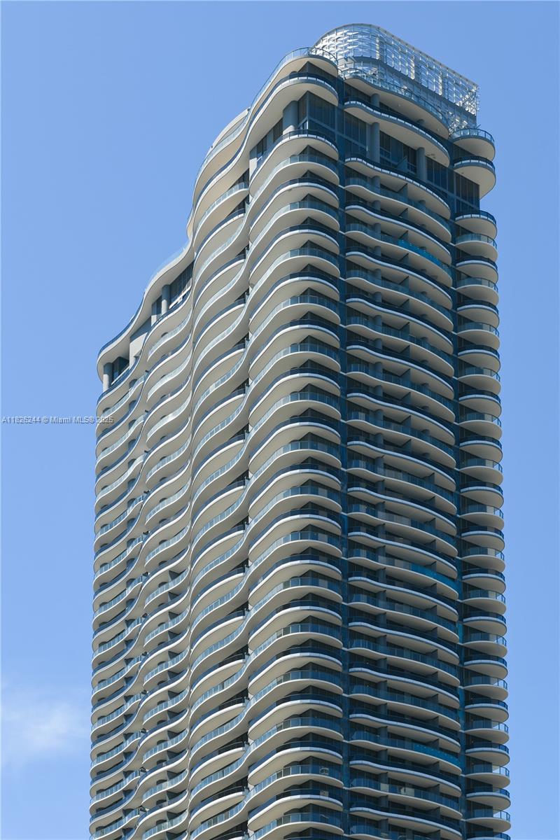 1000 Brickell Plz #3903, Miami FL 33131