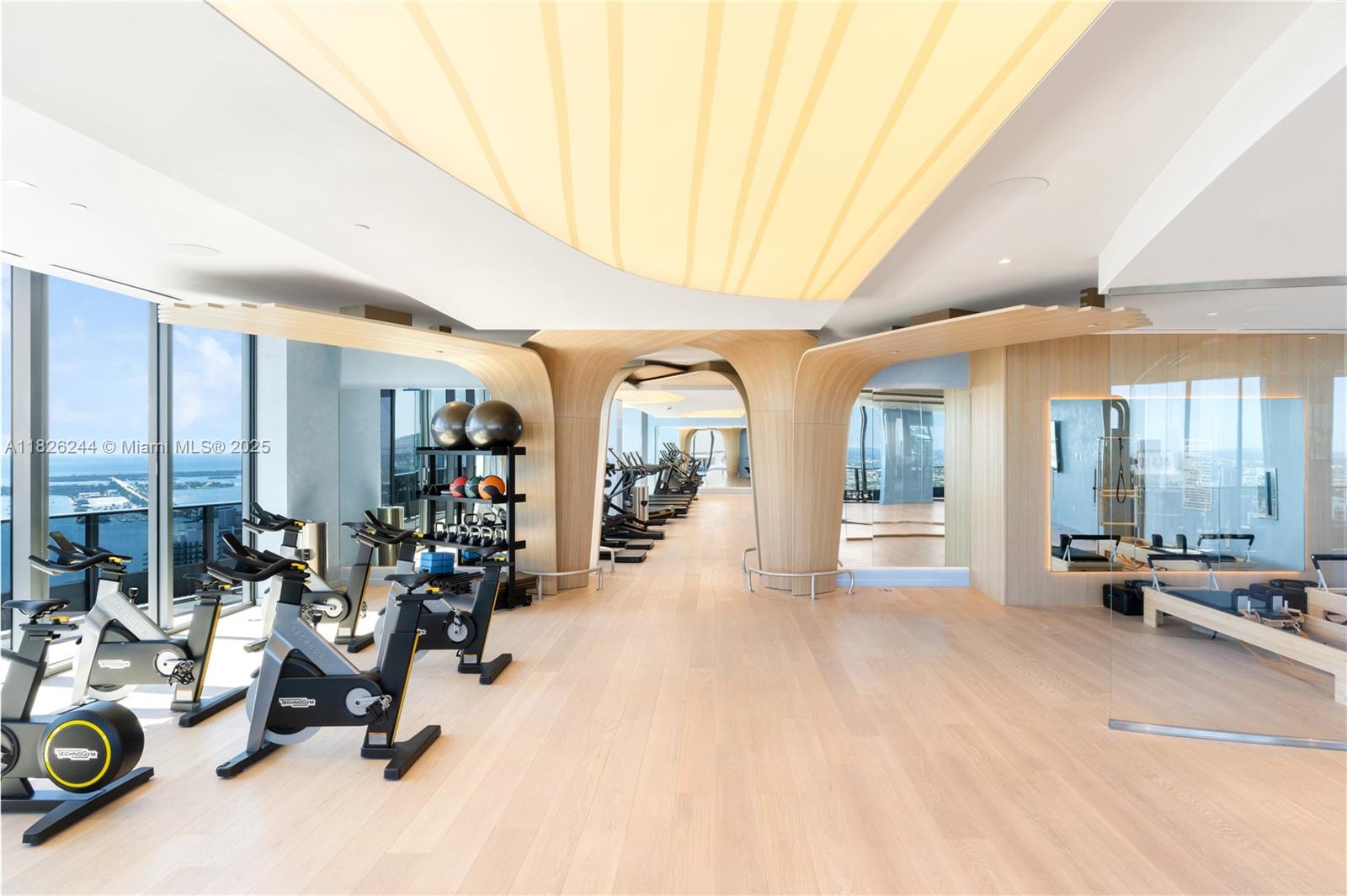 1000 Brickell Plz #3903, Miami FL 33131