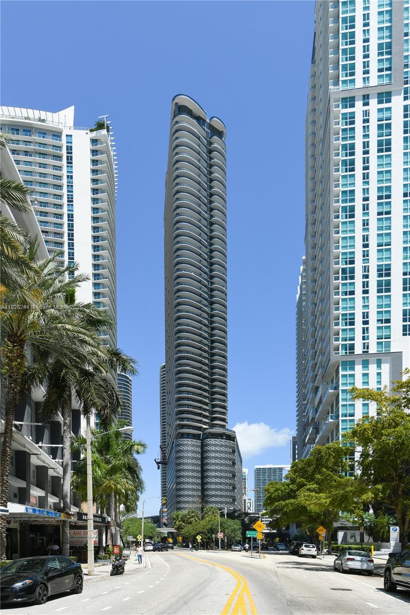 1000 Brickell Plz #3903, Miami FL 33131