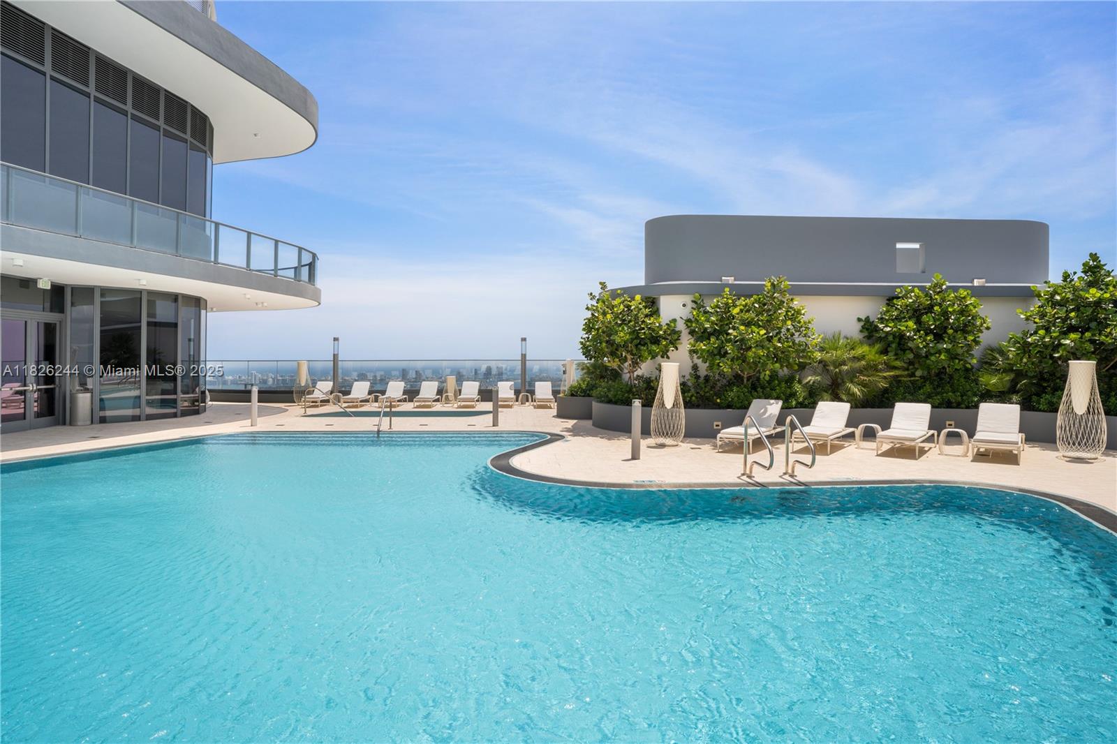 1000 Brickell Plz #3903, Miami FL 33131