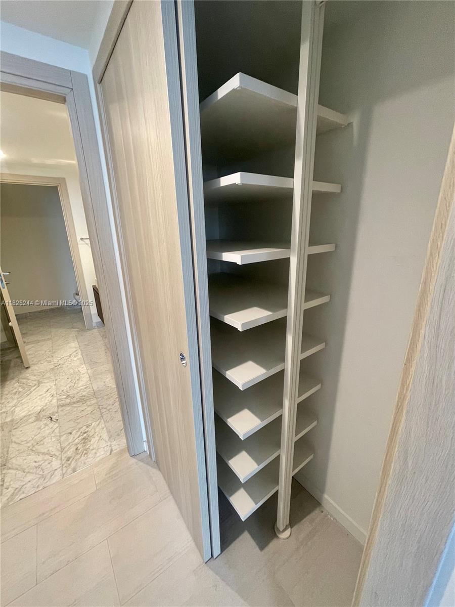 1000 Brickell Plz #3903, Miami FL 33131