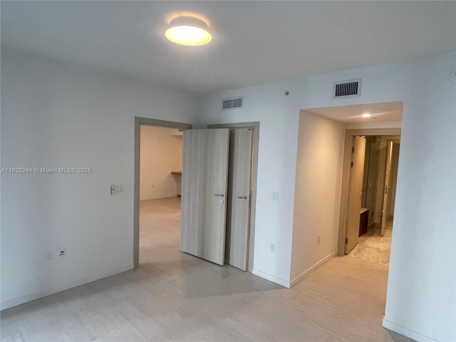 1000 Brickell Plz #3903, Miami FL 33131