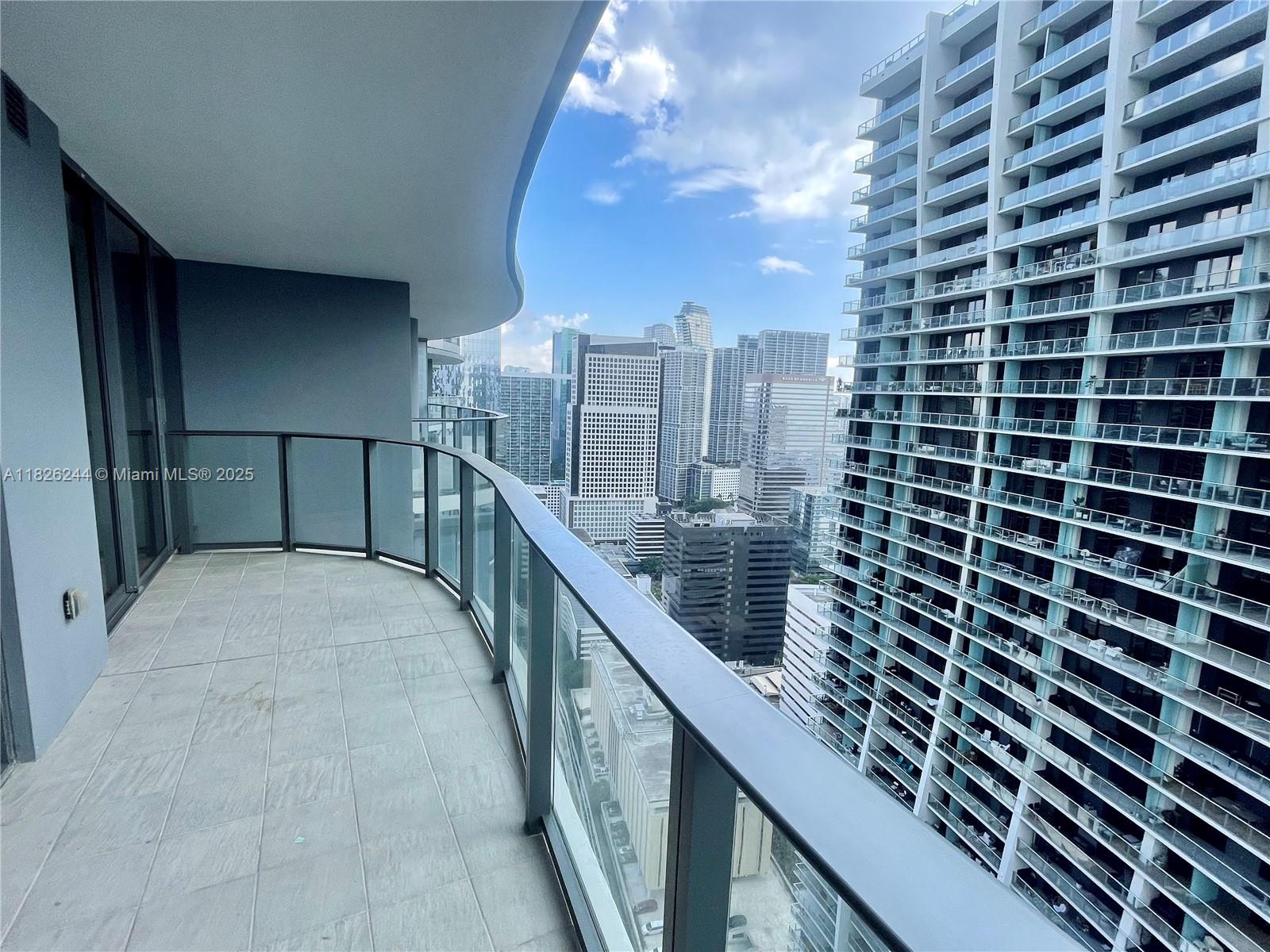 1000 Brickell Plz #3903, Miami FL 33131