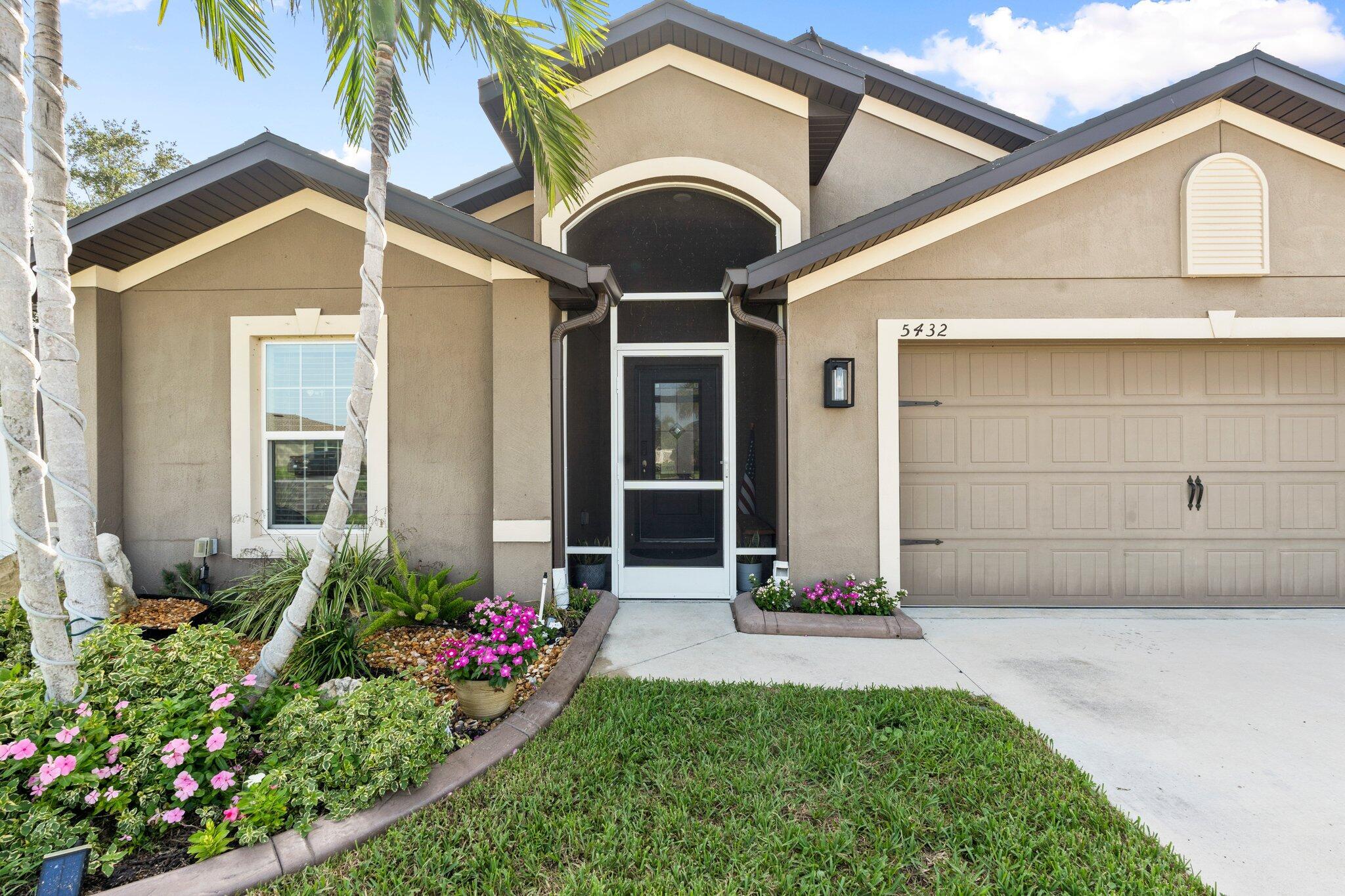 Homes for sale in Fort Pierce, FL | 5432 Sw Imagination Dr, Fort Pierce, FL 34947 | MLS# R11101334