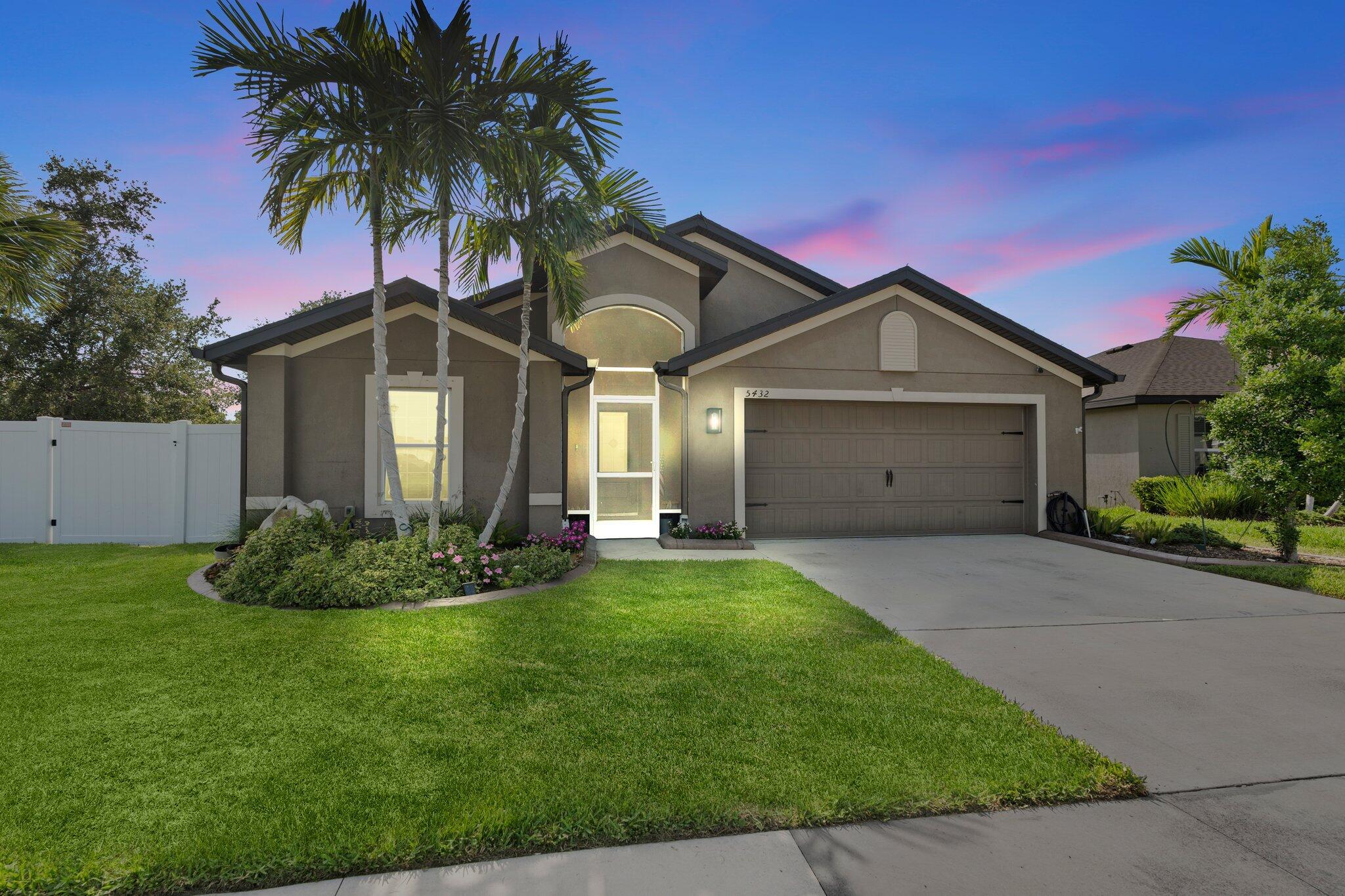 Homes for sale in Fort Pierce, FL | 5432 Sw Imagination Dr, Fort Pierce, FL 34947 | MLS# R11101334