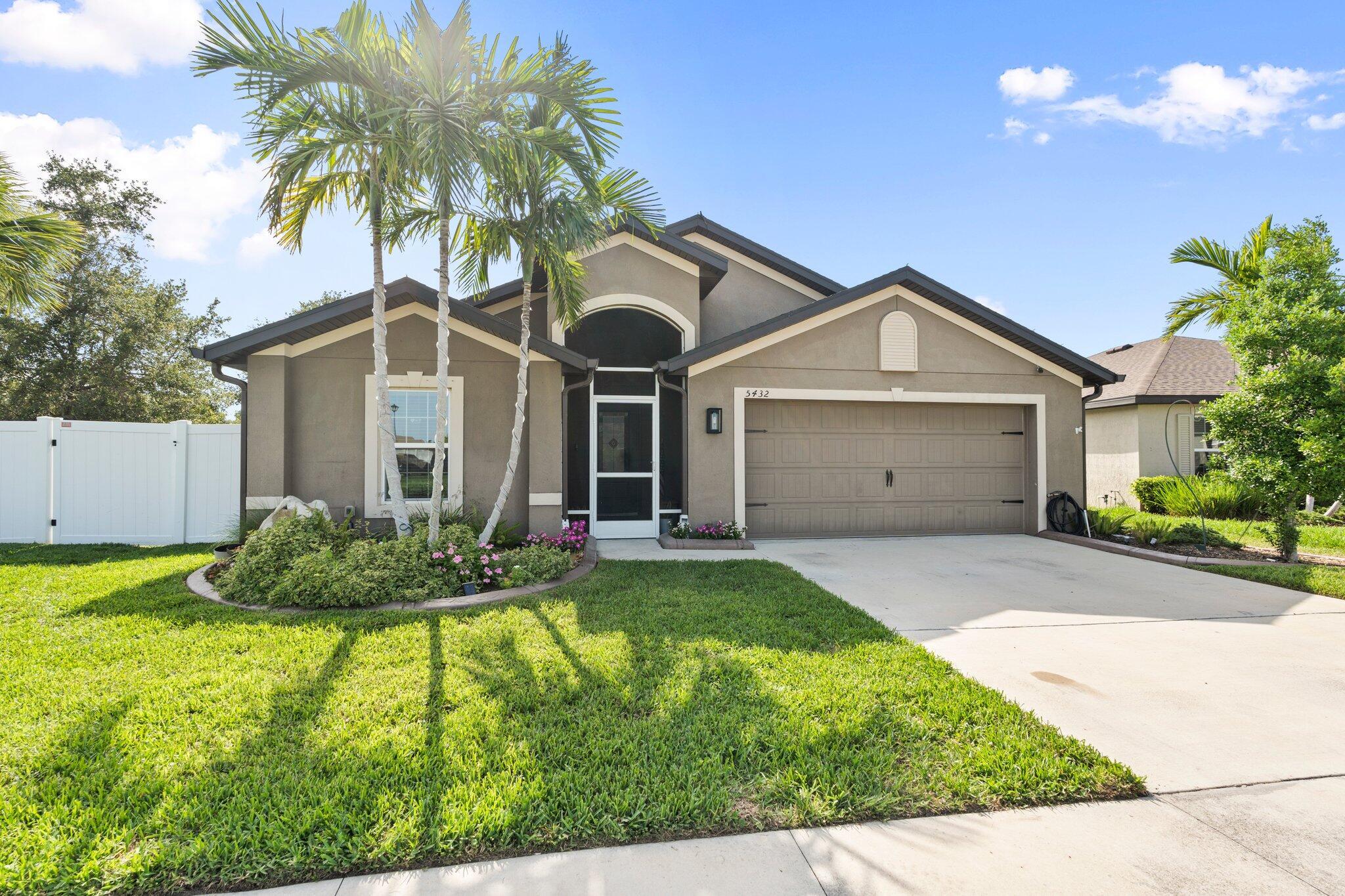 Homes for sale in Fort Pierce, FL | 5432 Sw Imagination Dr, Fort Pierce, FL 34947 | MLS# R11101334