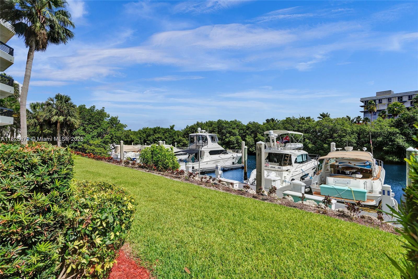 Mystic Pointe Tower 400 C