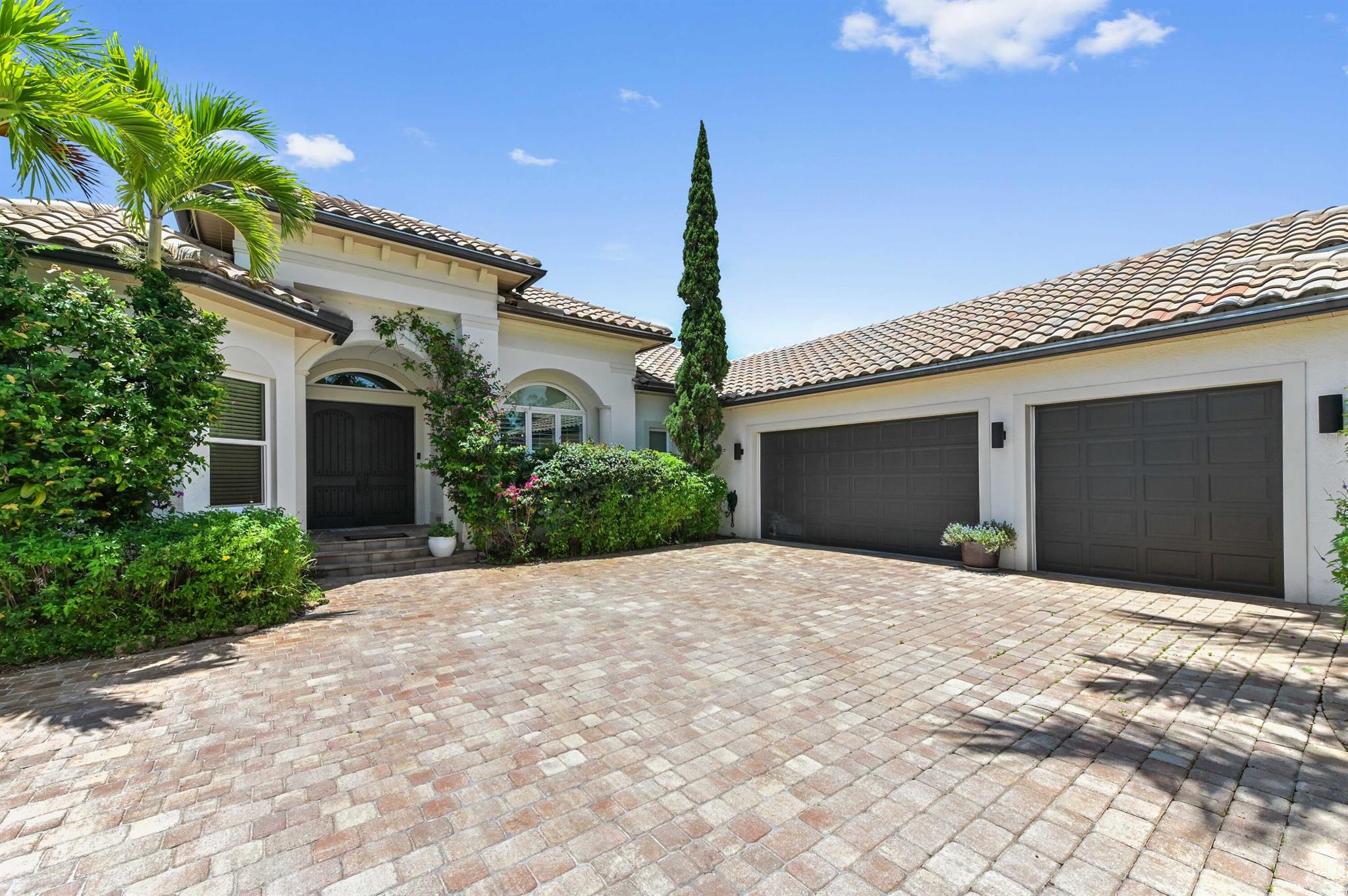 Homes for sale in Palm City, FL | 908 Sw Squire Johns Lane, Palm City, FL 34990 | MLS# R11101386