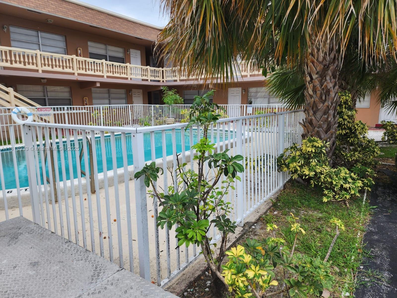 241-se-9th-ave-110-pompano-beach-fl-33060/hzid_3c7c991d