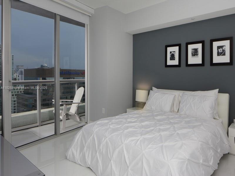495 Brickell Ave #4205, Miami FL 33131