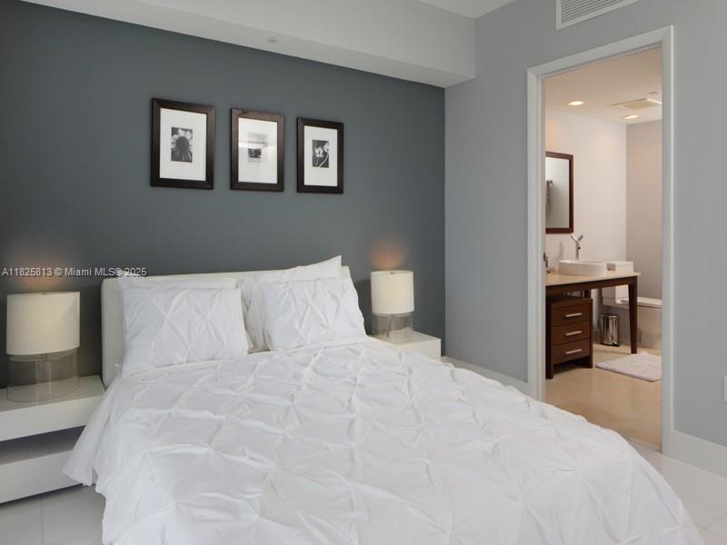 495 Brickell Ave #4205, Miami FL 33131