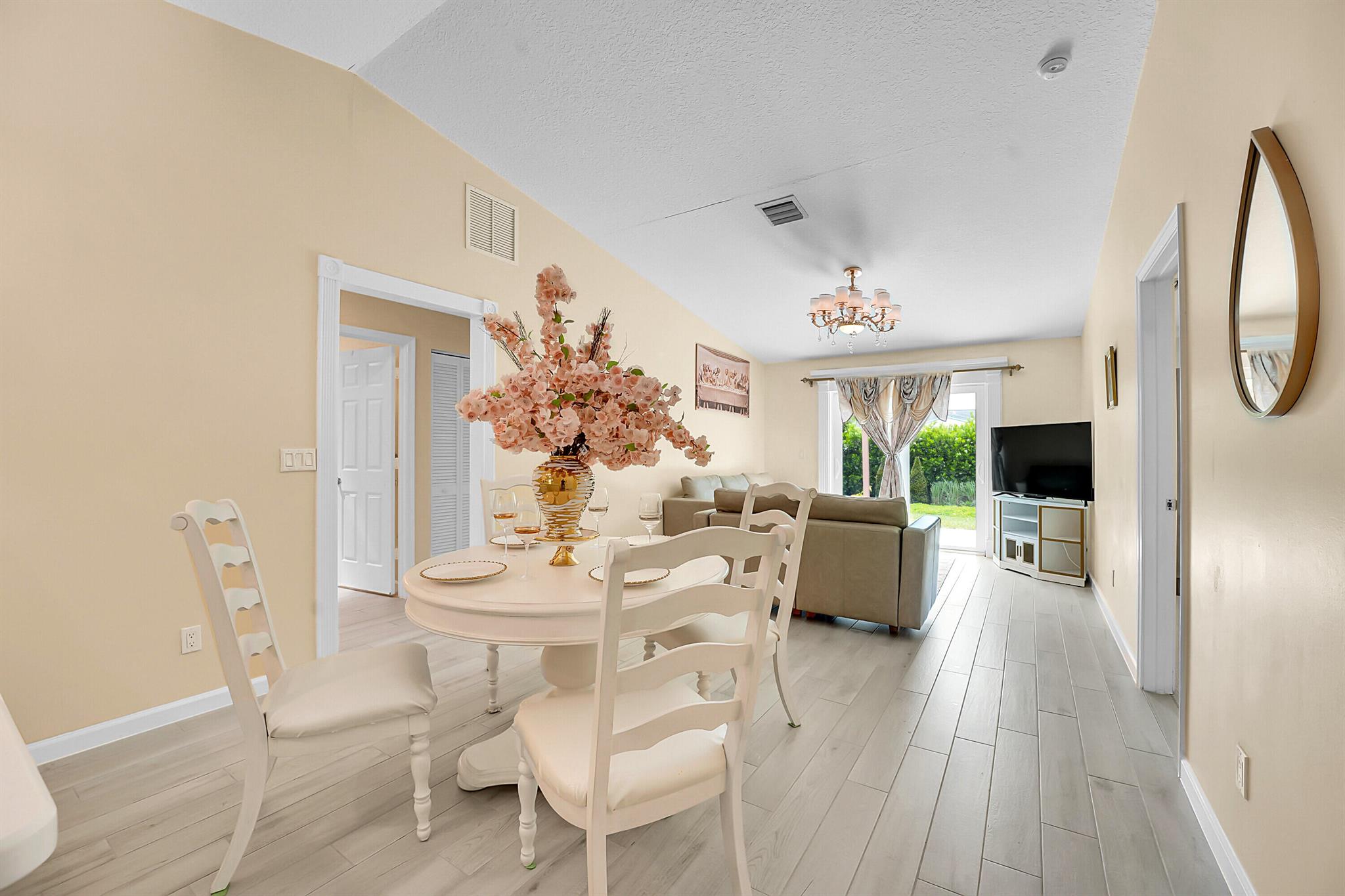 Homes for sale in Stuart, FL | 5715 Se Pine Dr, Stuart, FL 34997 | MLS# R11101533