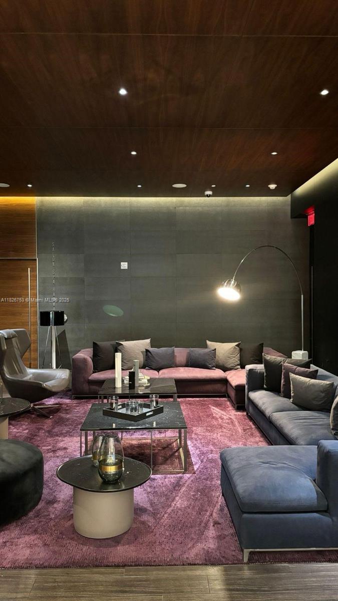 Apartamento à Venda em Miami, FL