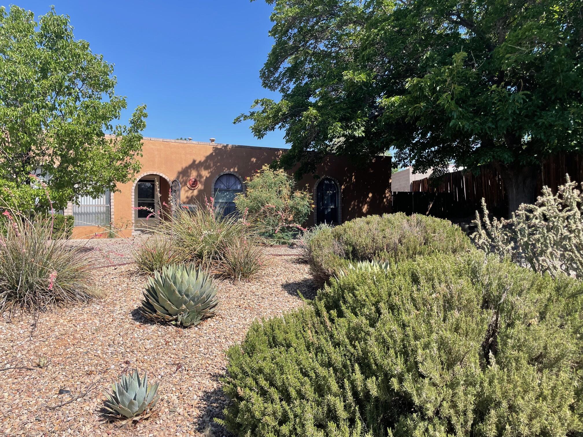 Homes for sale in Albuquerque, NM | 5207 Russell Dr Nw, Albuquerque, NM 87114 | MLS# 1086527