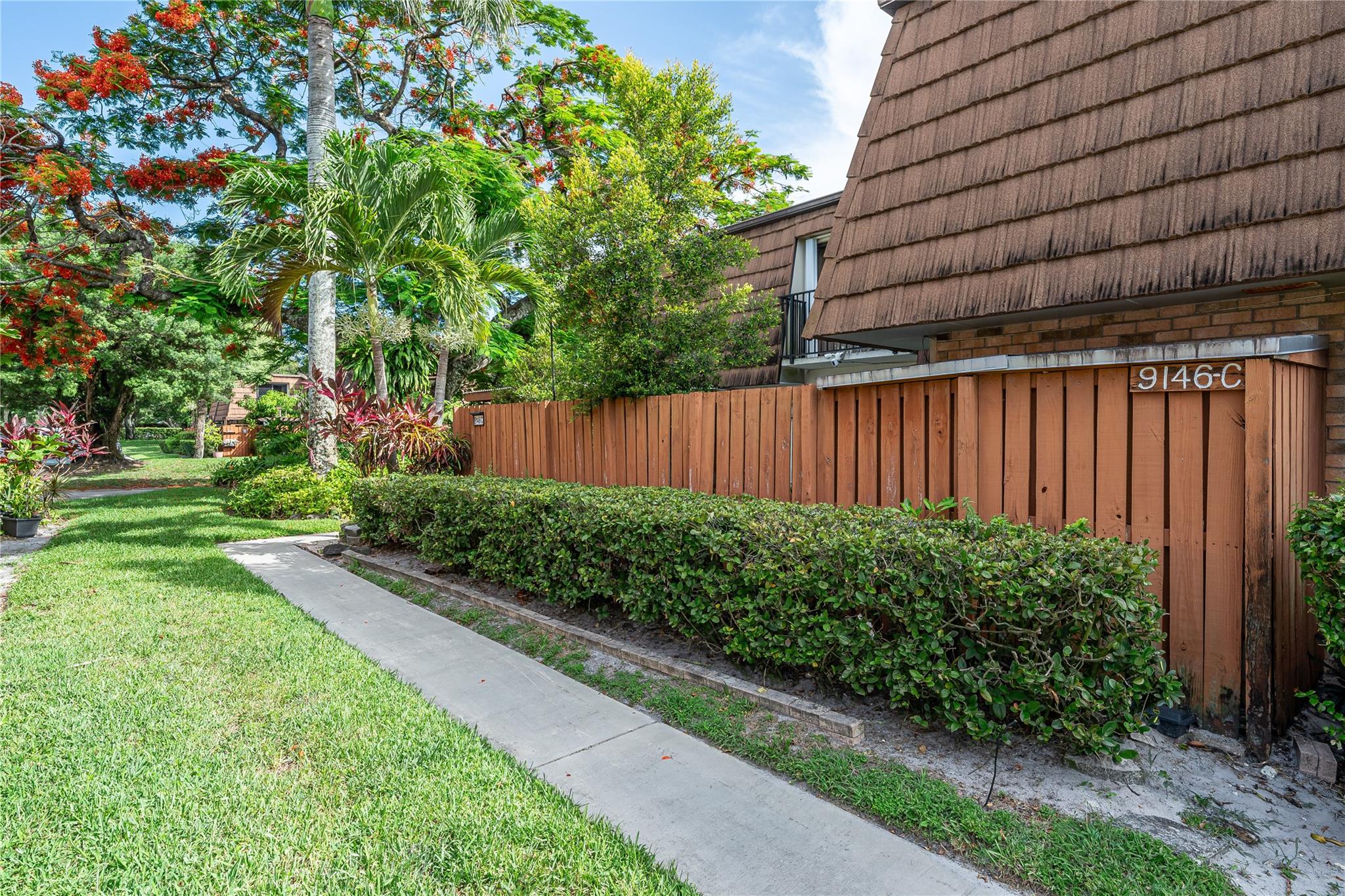 9146-C 23rd St Davie FL 33324 | F10506914