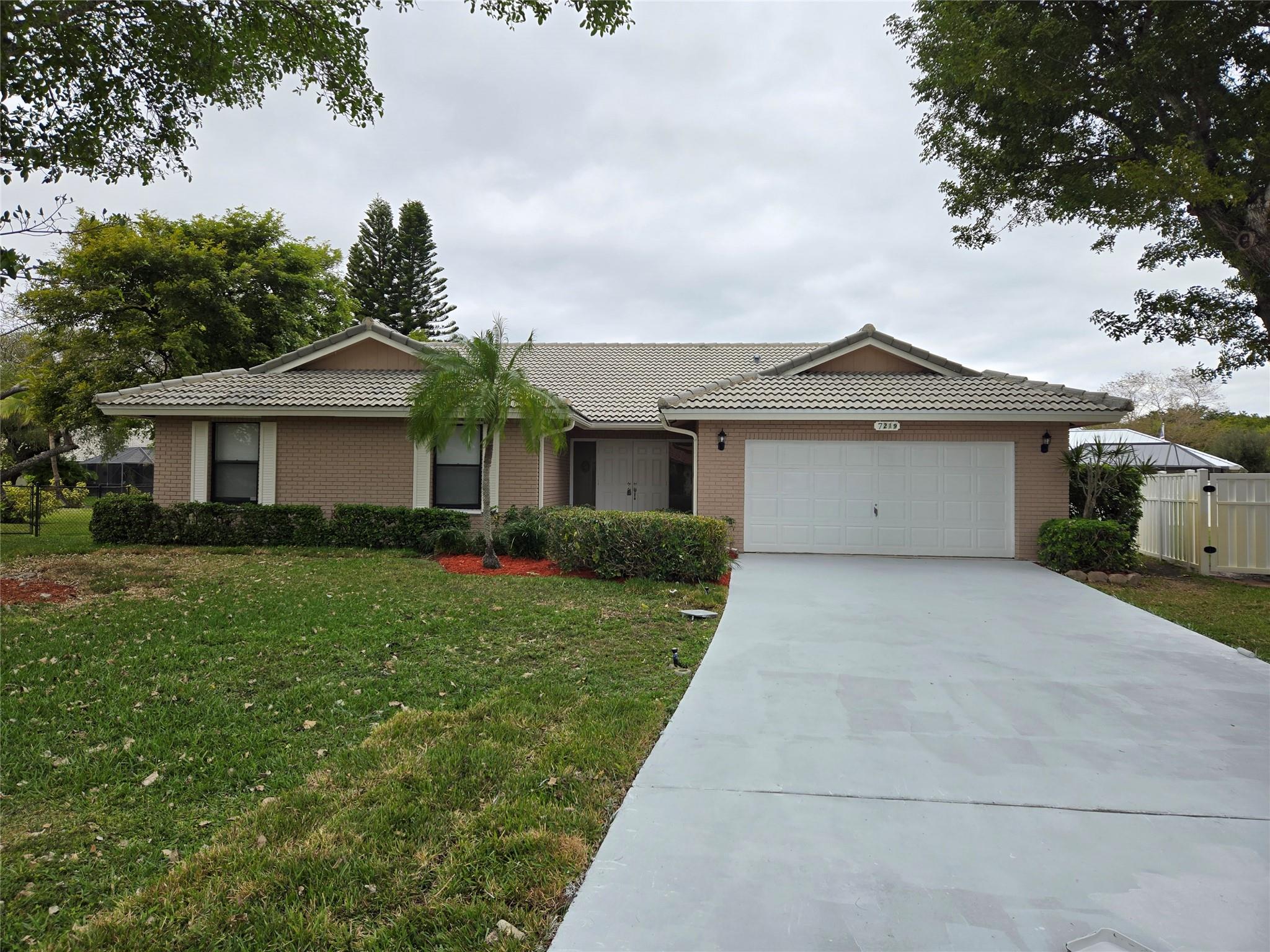 7219 Nw 43rd St Coral Springs FL 33065 | F10511421