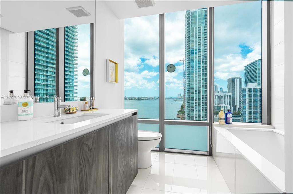 3131 NE 7th Ave #1901, Miami FL 33137