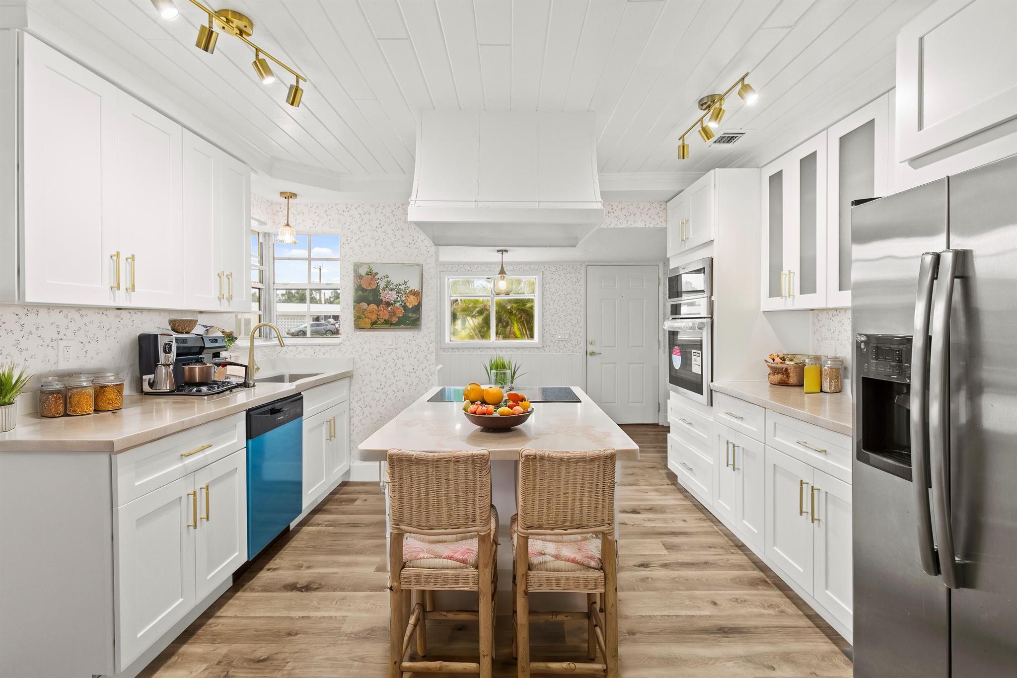 379 Garden Boulevard Palm Beach Gardens FL 33410 | R11101788